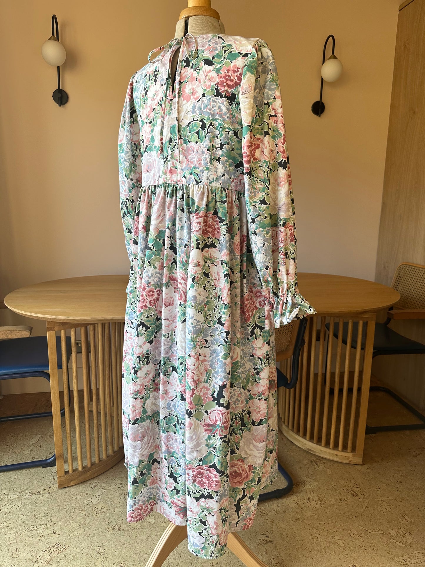 SAMPLE SALE 60% Off - Floral Carrie-Ann Dress Size 2 (UK 10-12)