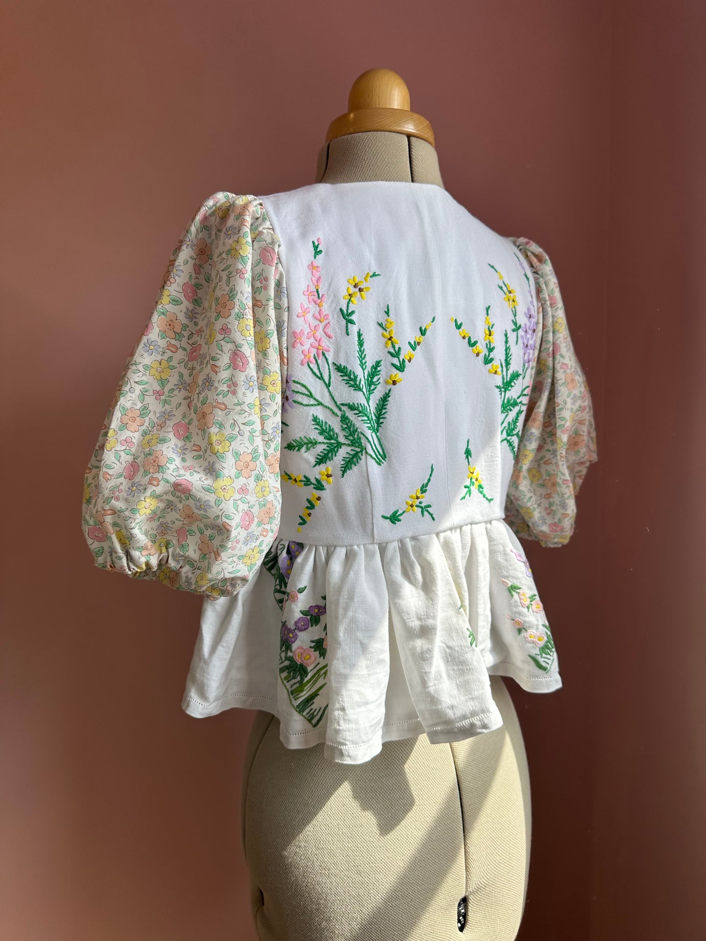 Bright Floral Embroidery Front Top Size Size 1 (UK 6-8)