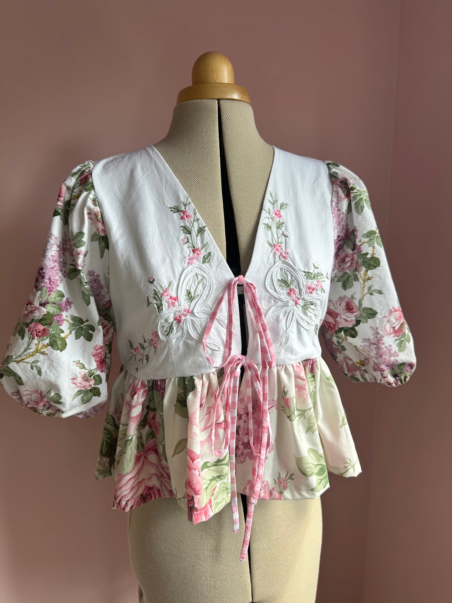 Embroidered Bow and Floral Tie Front Top Size 2 (UK 10-12)