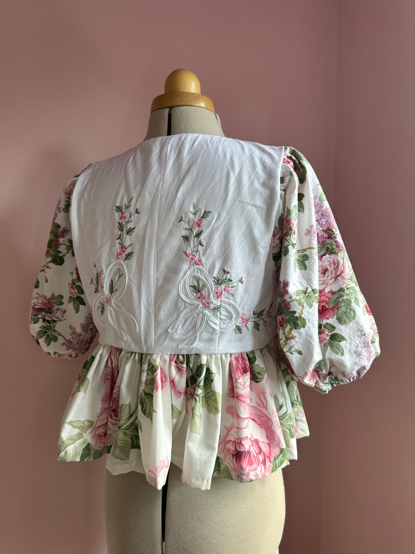Embroidered Bow and Floral Tie Front Top Size 2 (UK 10-12)
