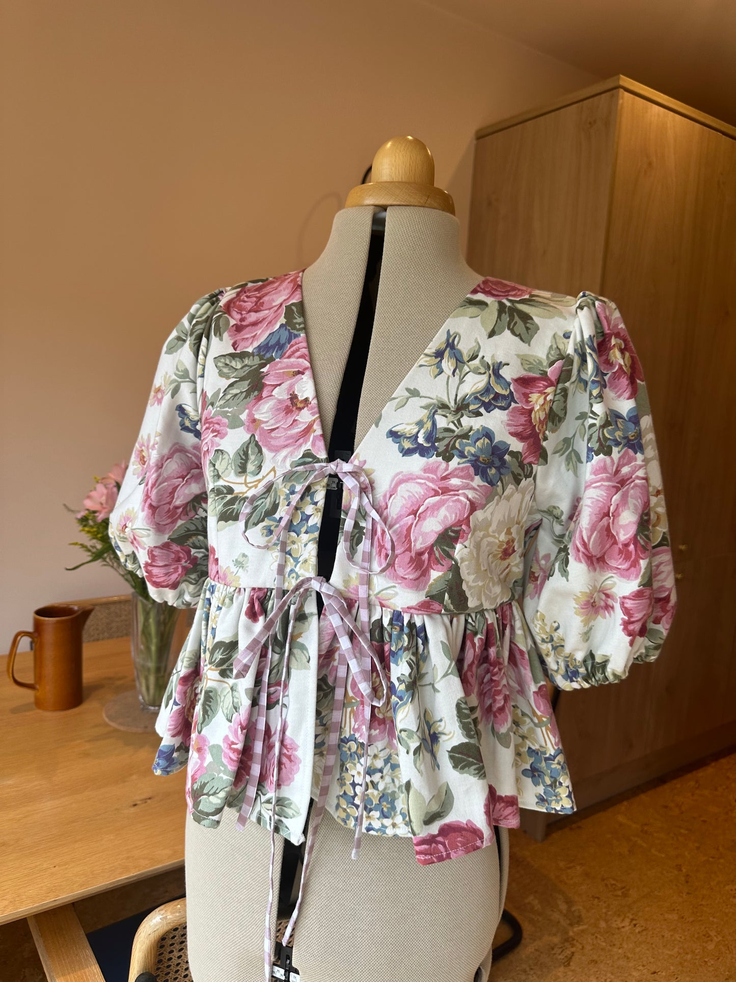 Vintage Floral Tie Front Top Size 2 (UK 10-12)