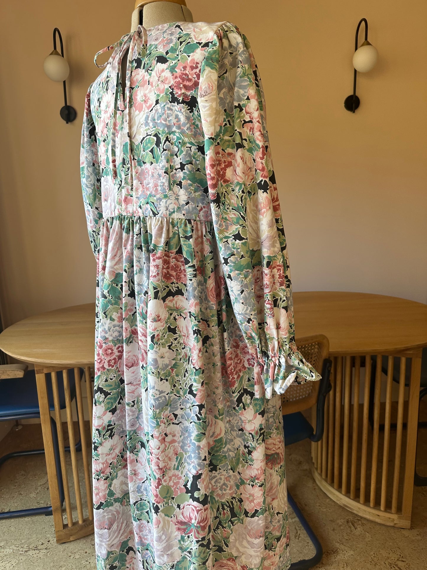 SAMPLE SALE 60% Off - Floral Carrie-Ann Dress Size 2 (UK 10-12)