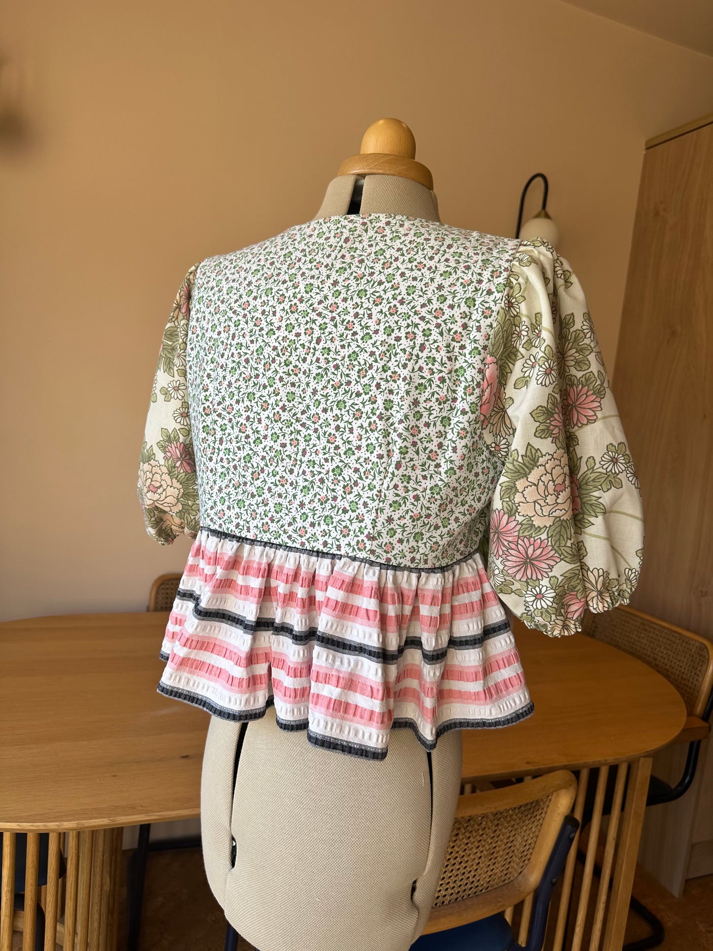 Green Floral Tie Front Top Size 3 (UK 14-16)