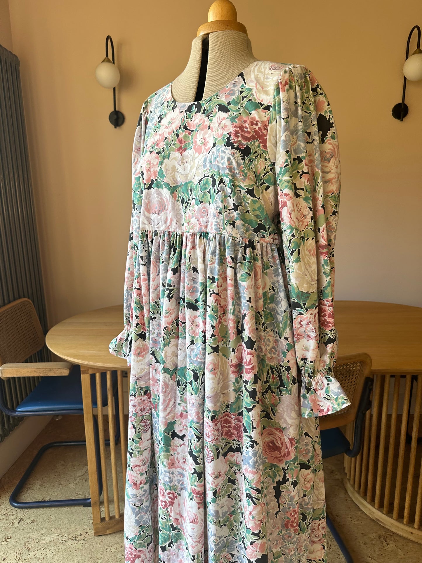 SAMPLE SALE 60% Off - Floral Carrie-Ann Dress Size 2 (UK 10-12)