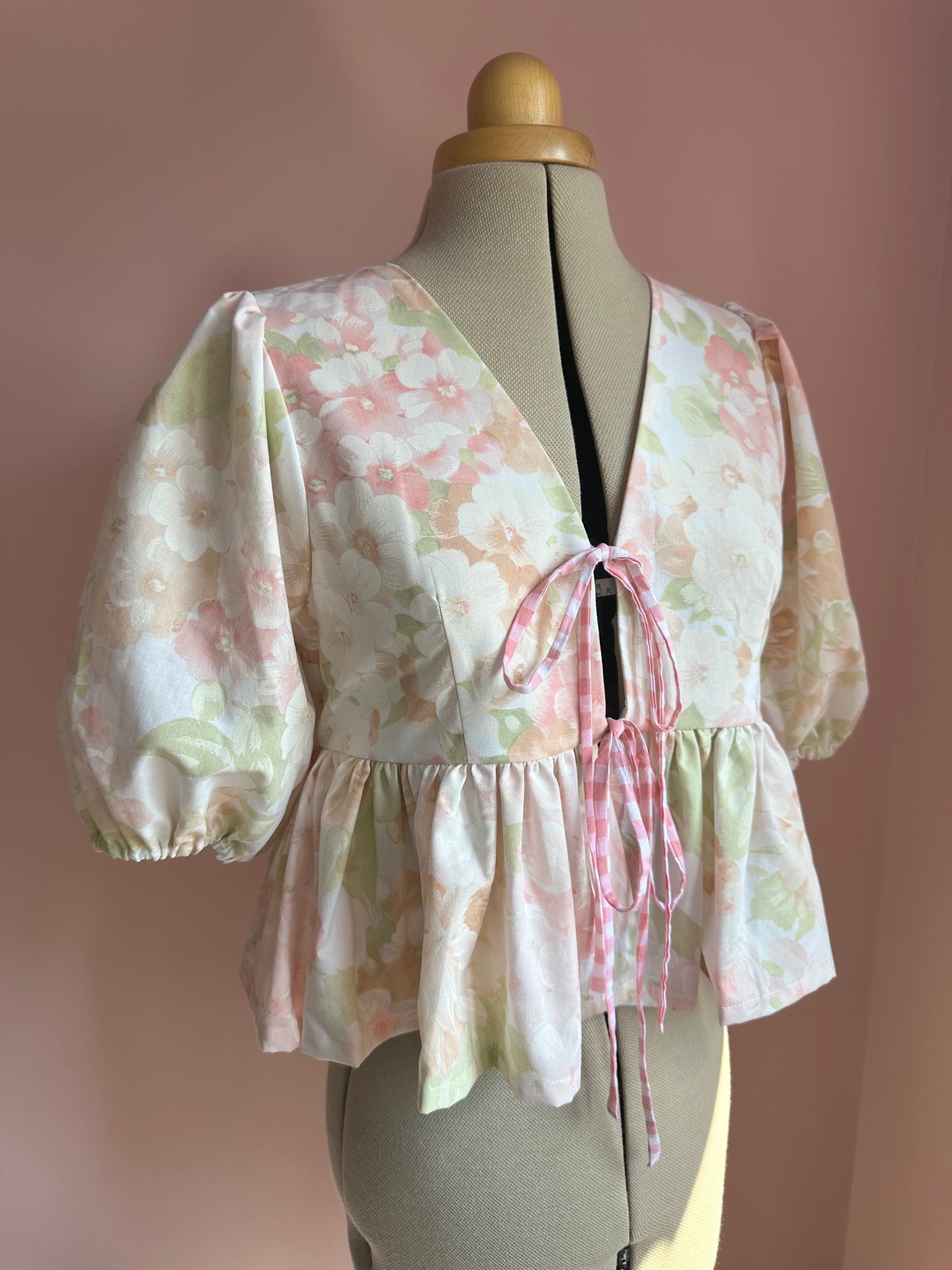 Pink Floral Tie Front Top Size 2 (UK 10-12)
