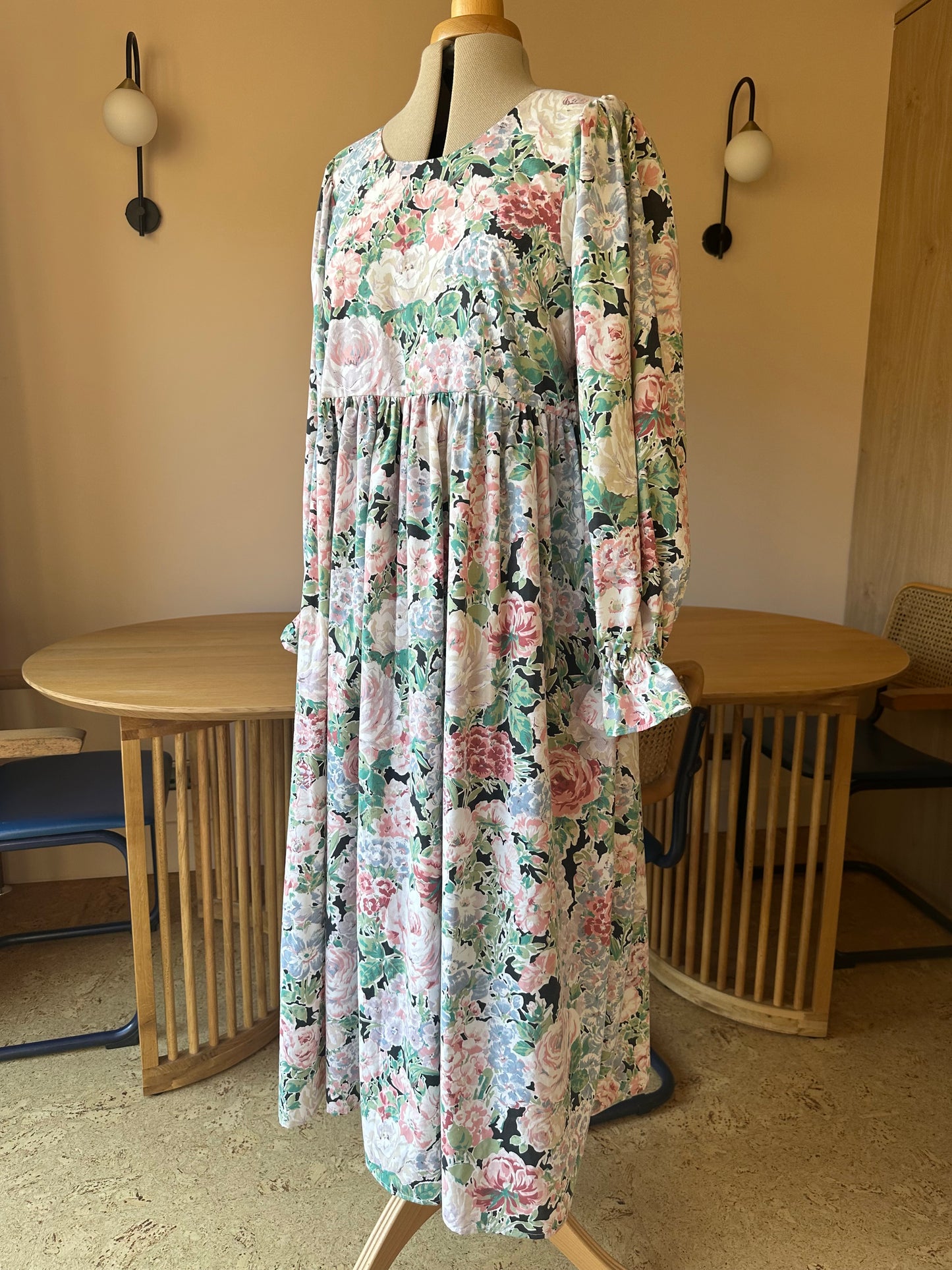 SAMPLE SALE 60% Off - Floral Carrie-Ann Dress Size 2 (UK 10-12)