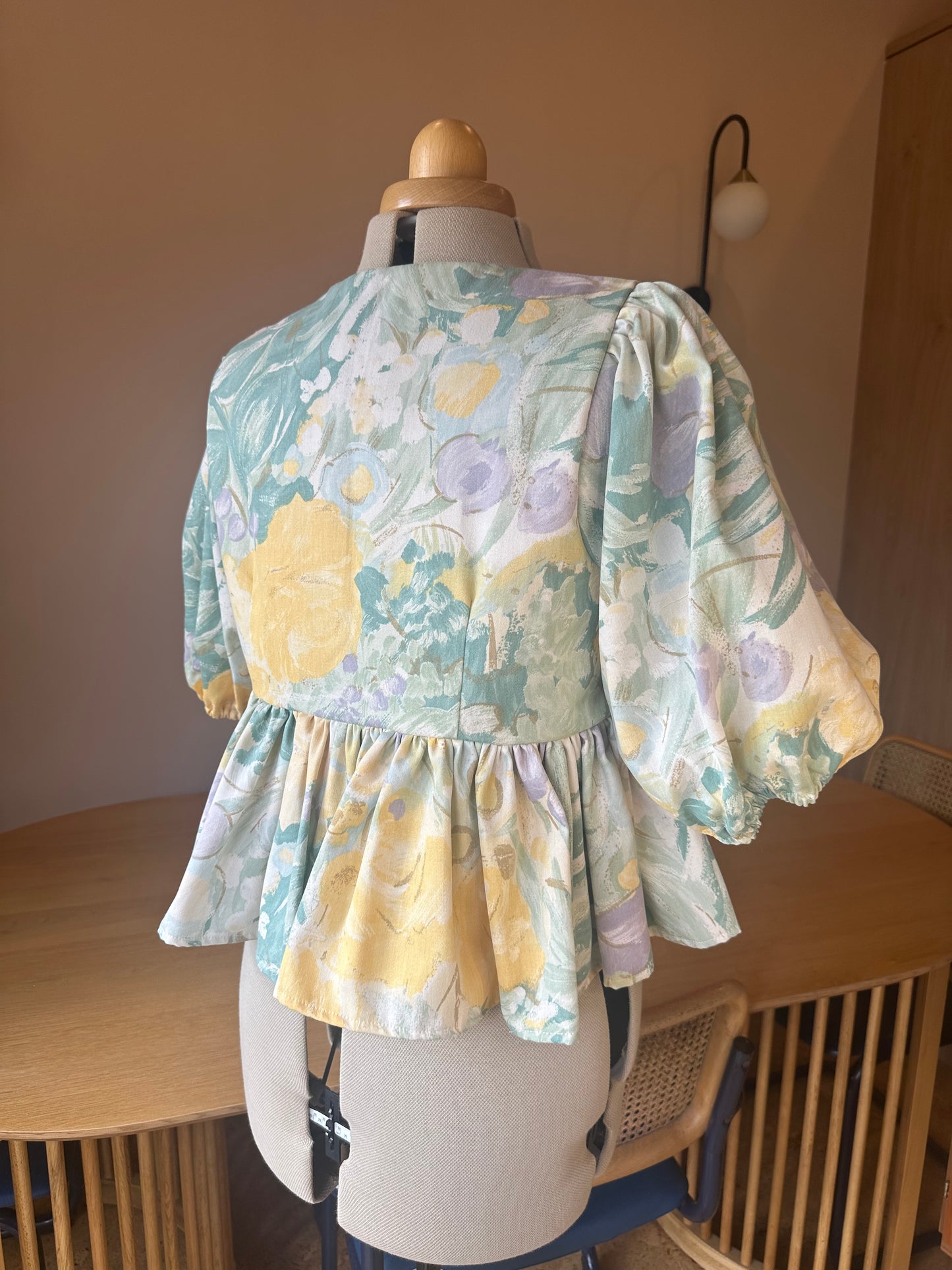 Abstract Floral Print Tie Front Top Size 3 (UK 14-16)