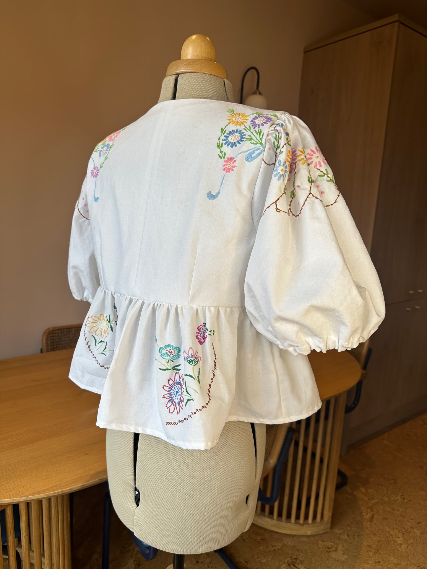 Embroidered Tie Front Top Size 3 (UK 14-16)