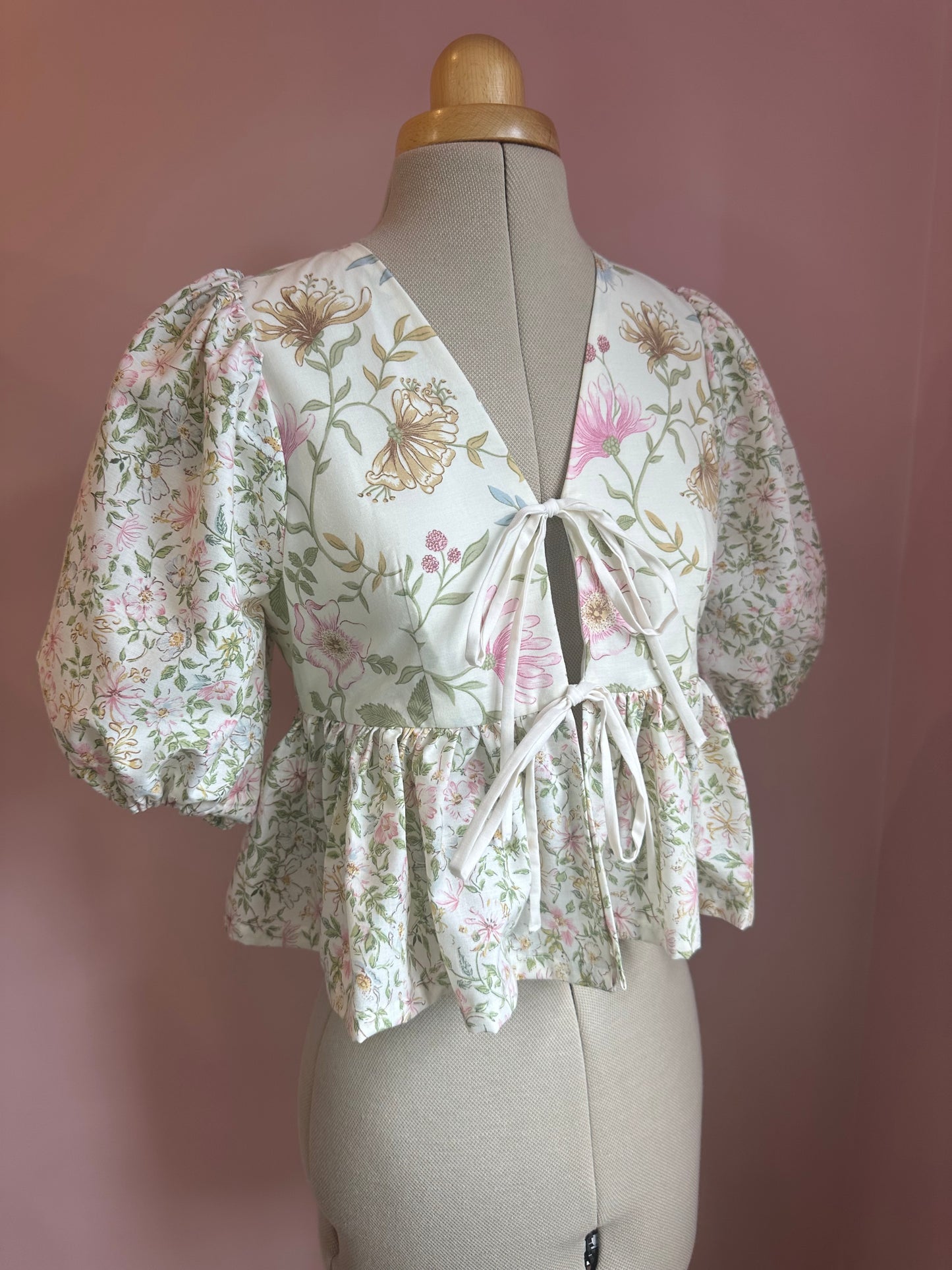 Green and Pink Floral Tie Front Top Size 1 (UK 6-8)