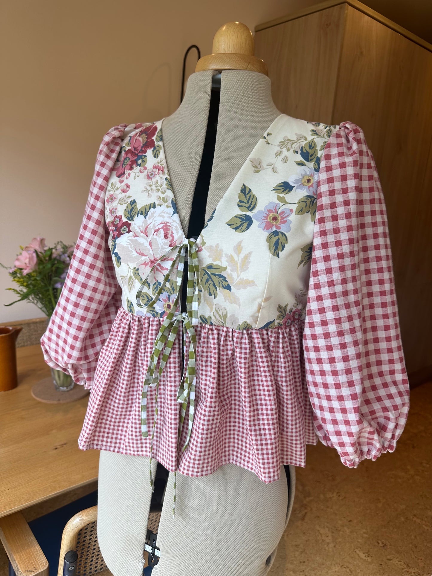 Floral and Check Tie Front Top 3/4 Sleeve Size 2 (UK 10-12)