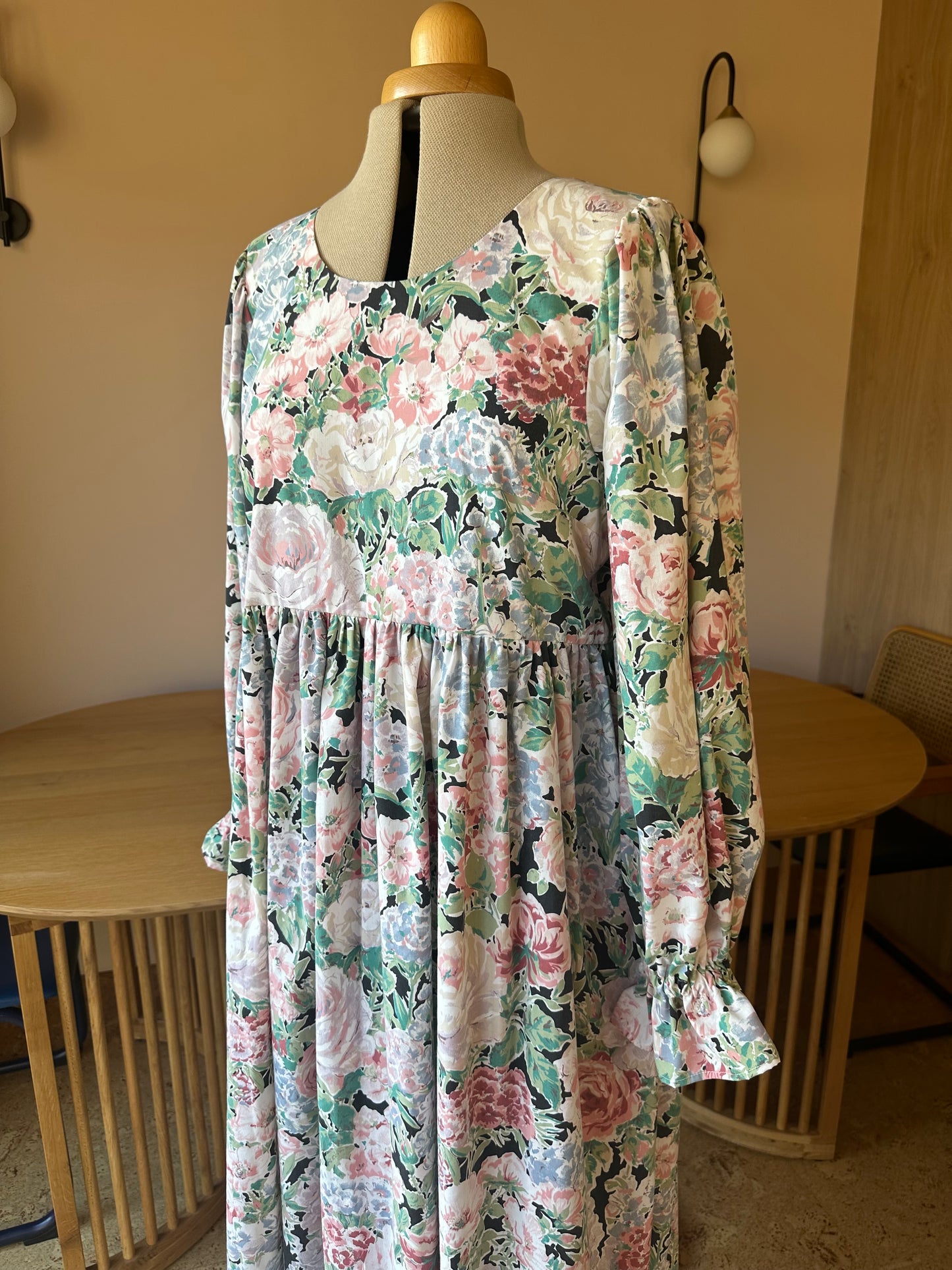 SAMPLE SALE 60% Off - Floral Carrie-Ann Dress Size 2 (UK 10-12)