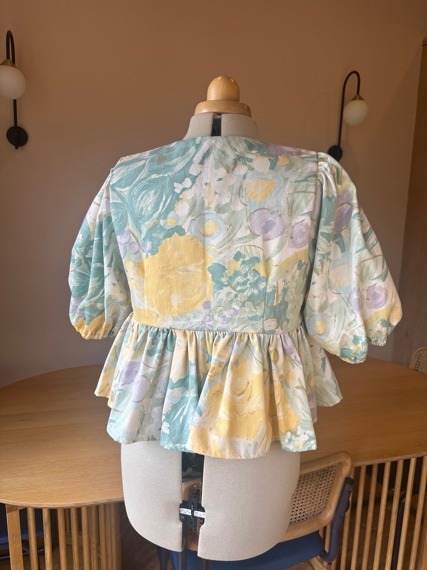 Abstract Floral Print Tie Front Top Size 3 (UK 14-16)