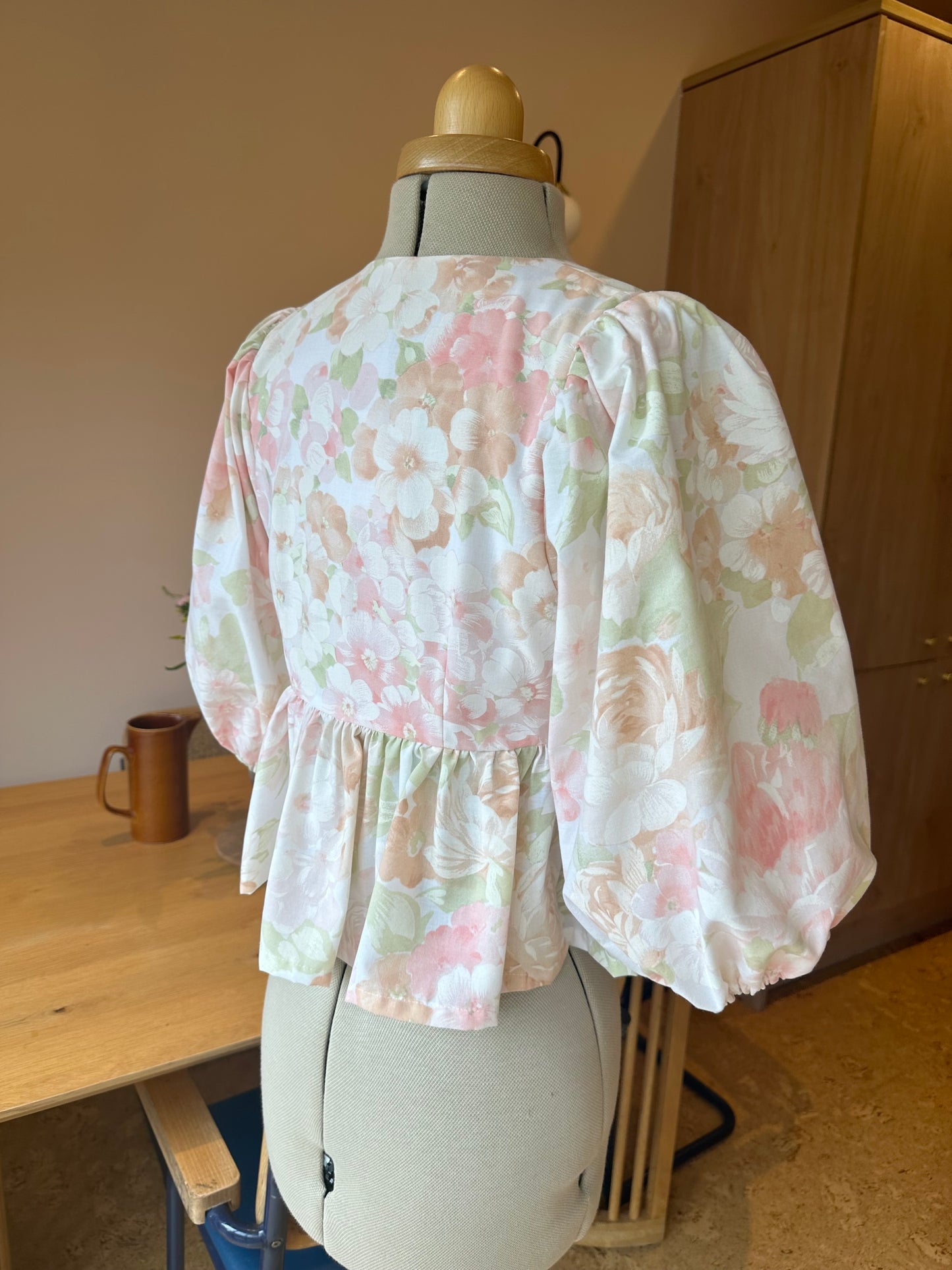 Pink Floral Print Tie Front Top 3/4 Sleeve Size 1 (UK 6-8)