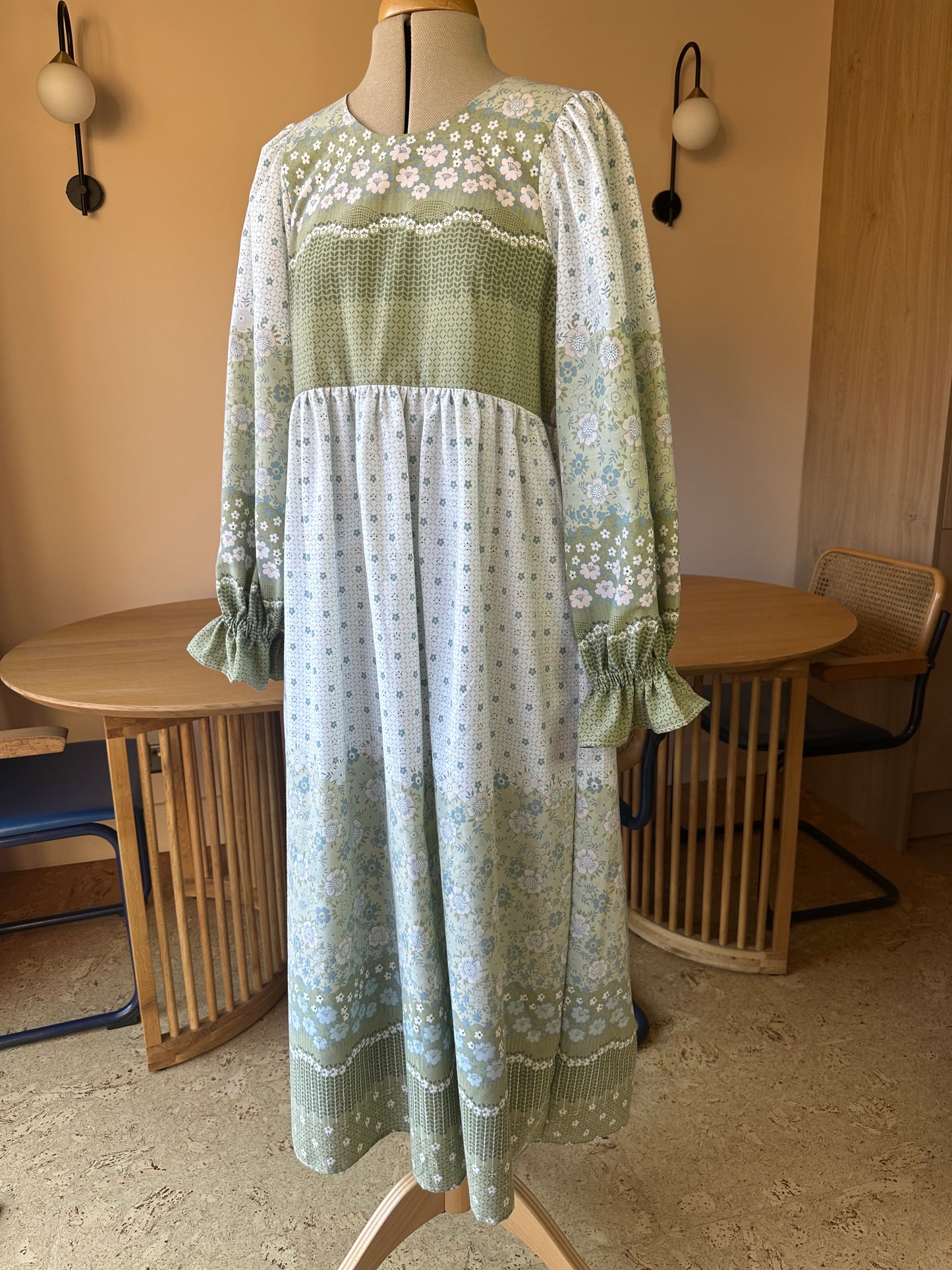 SAMPLE SALE 60% Off - Green Border Floral Carrie-Ann Dress Size 1 (UK 6-8)