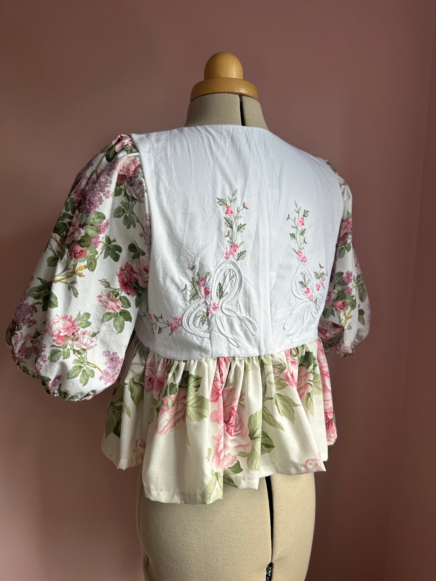 Embroidered Bow and Floral Tie Front Top Size 2 (UK 10-12)