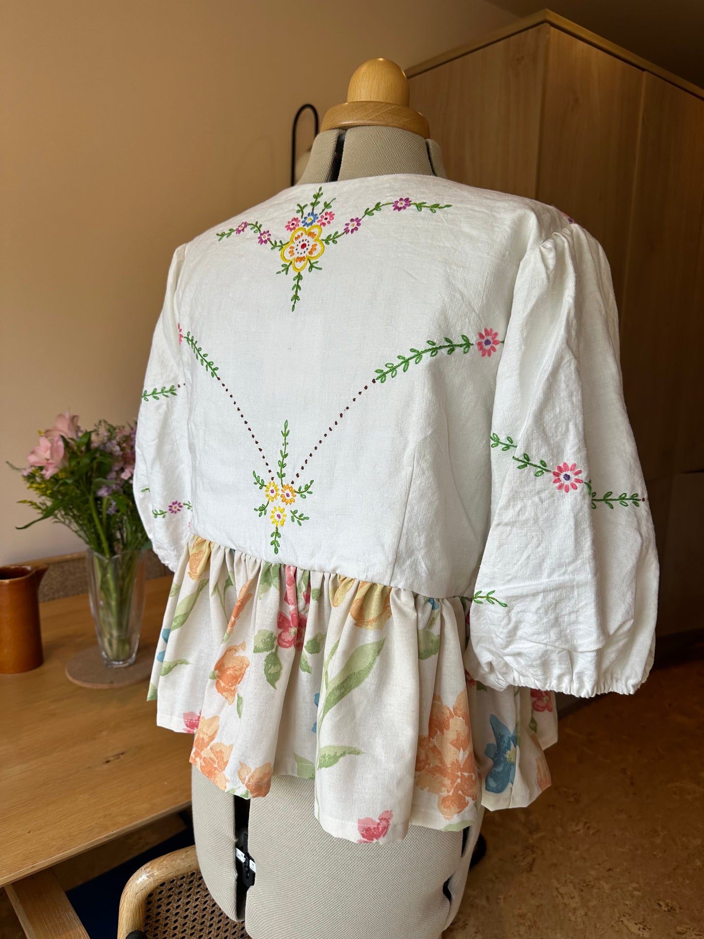 Embroidered Yellow Tie Front Top Size 4 (UK 18-20)