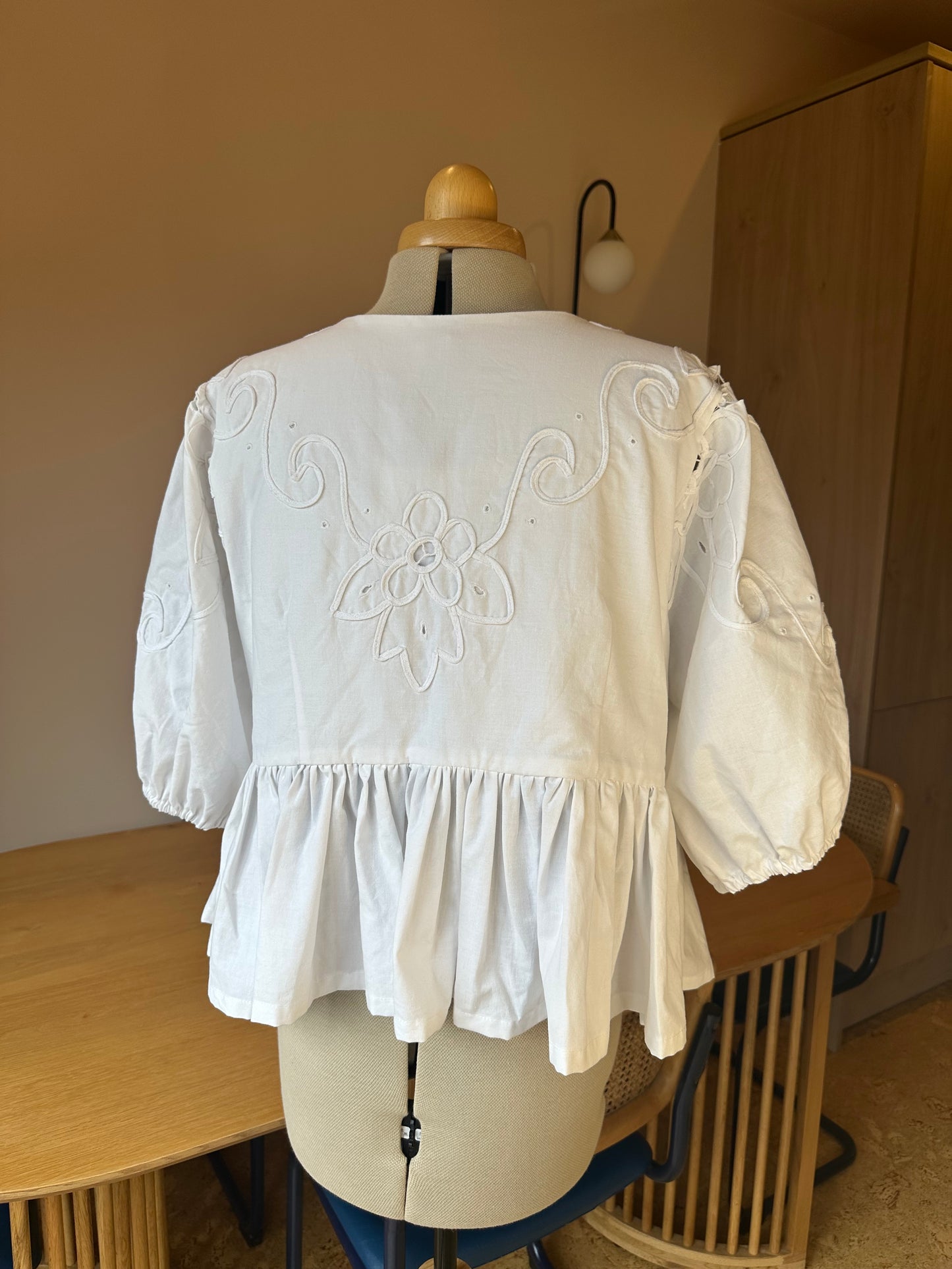 White Embroidered Tie Front Top Size 4 (UK 18-20)