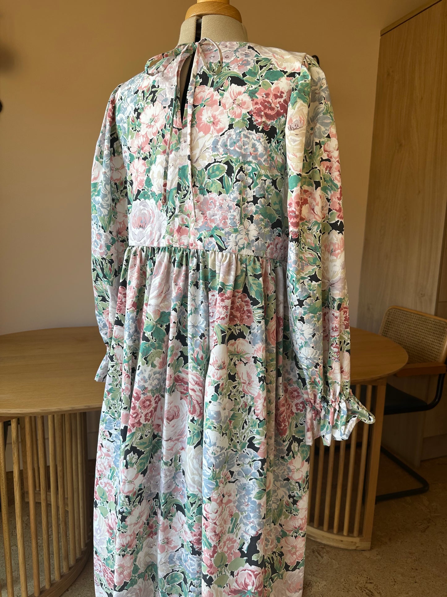 SAMPLE SALE 60% Off - Floral Carrie-Ann Dress Size 2 (UK 10-12)
