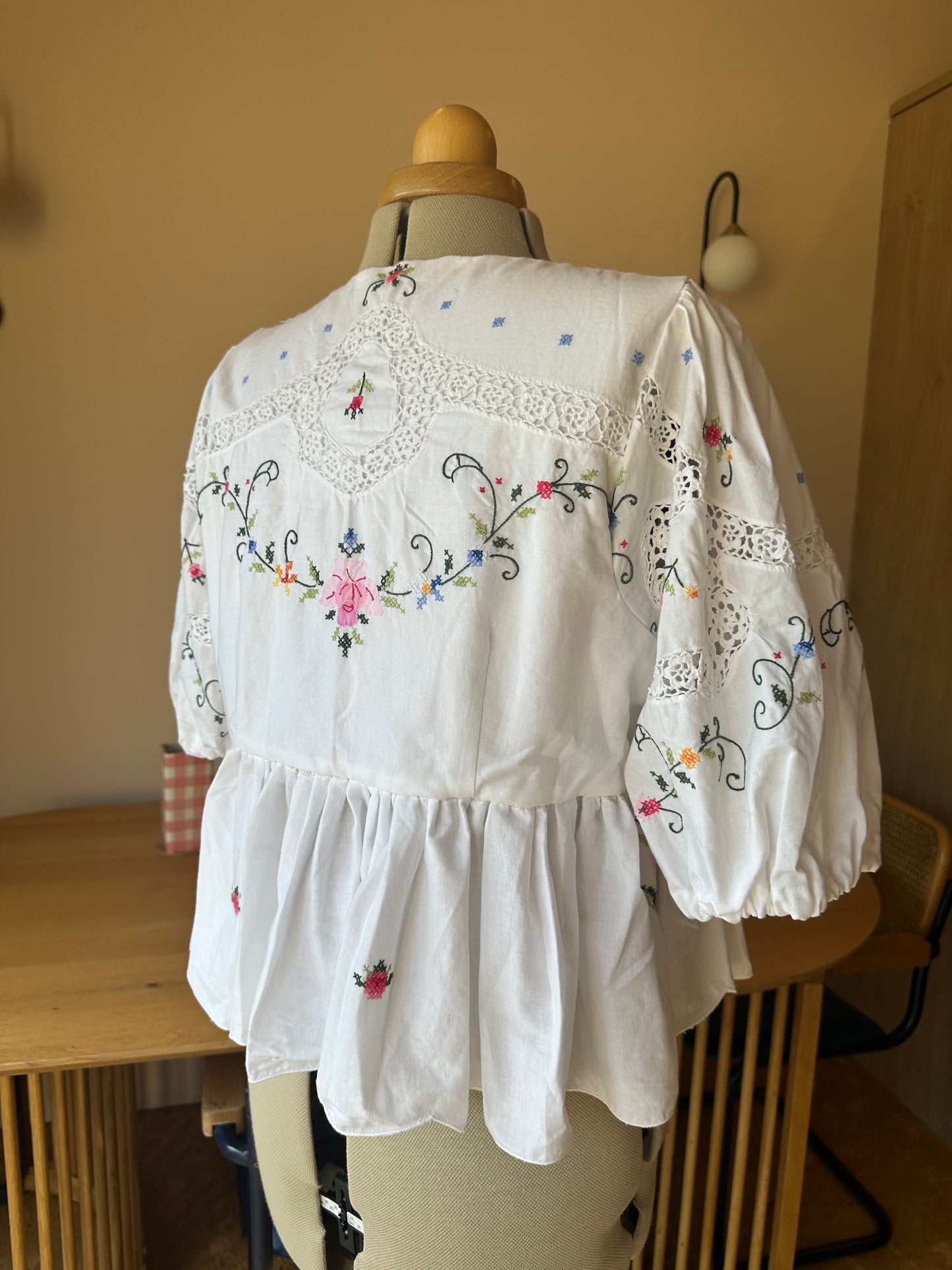 Cross Stitch Embroidered Tie Front Top Size 3 (UK 14-16)