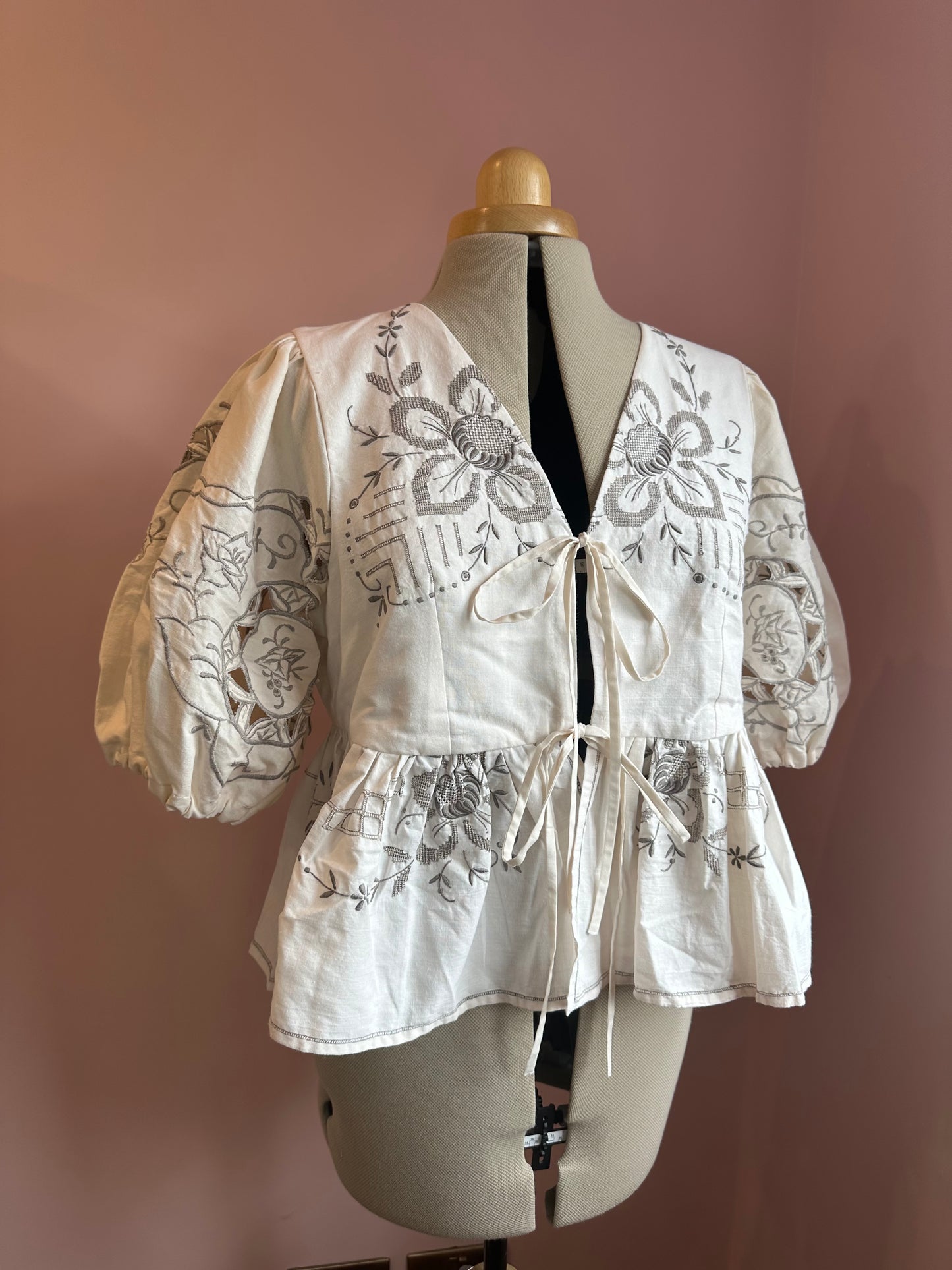 Neutral Embroiered Tie Front Top Size 3 (UK 14-16)