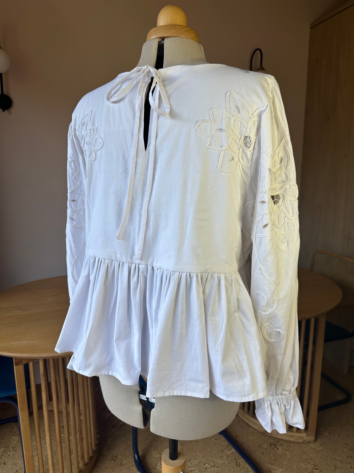 SAMPLE SALE 70% Off - Cream Embroidered Carrie-Ann Top Size 3 (UK 14-16)