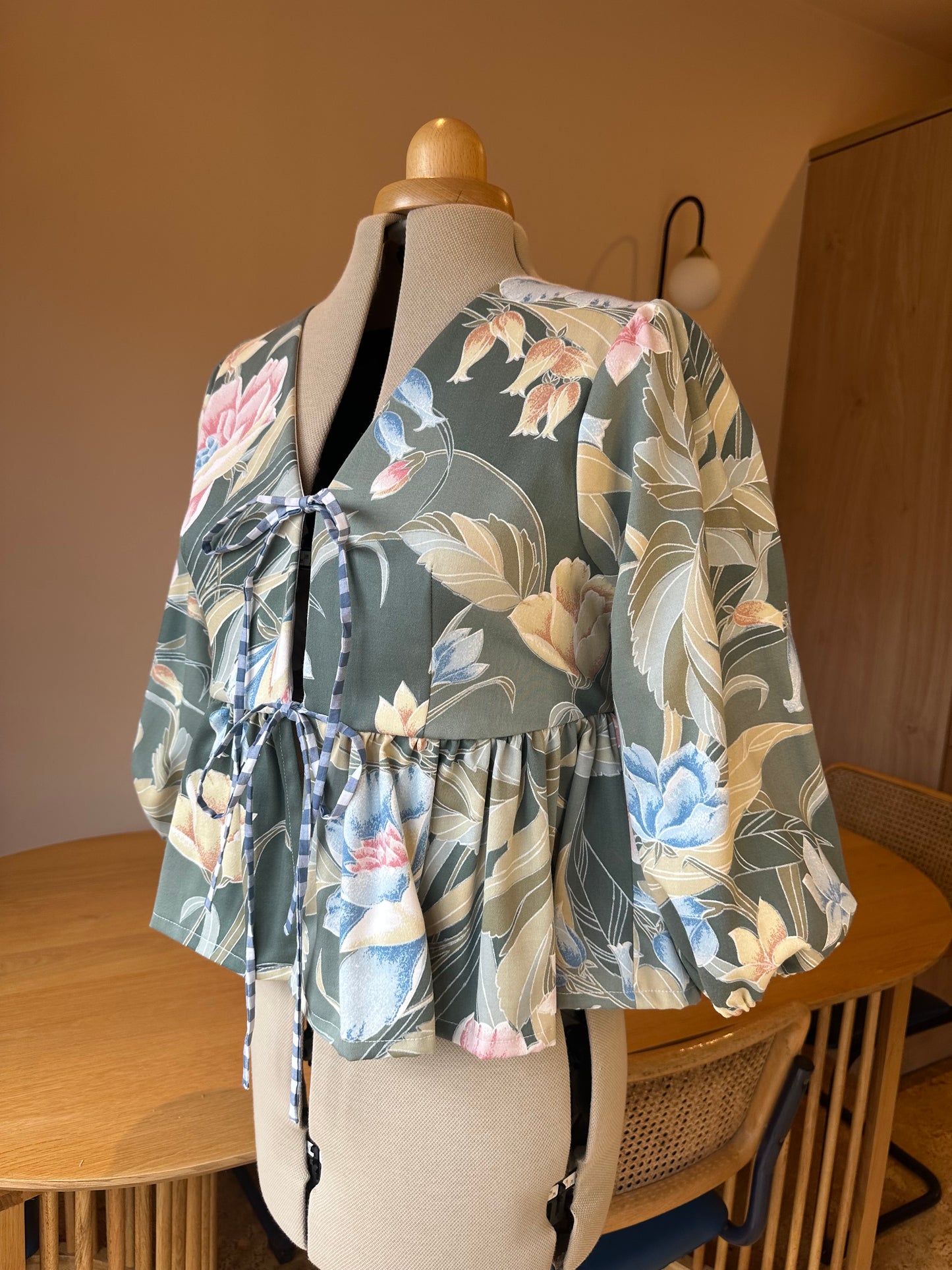 SAMPLE SALE 50% Off - Green Floral Tie Front Top 3/4 Sleeve Size 3 (UK 14-16)