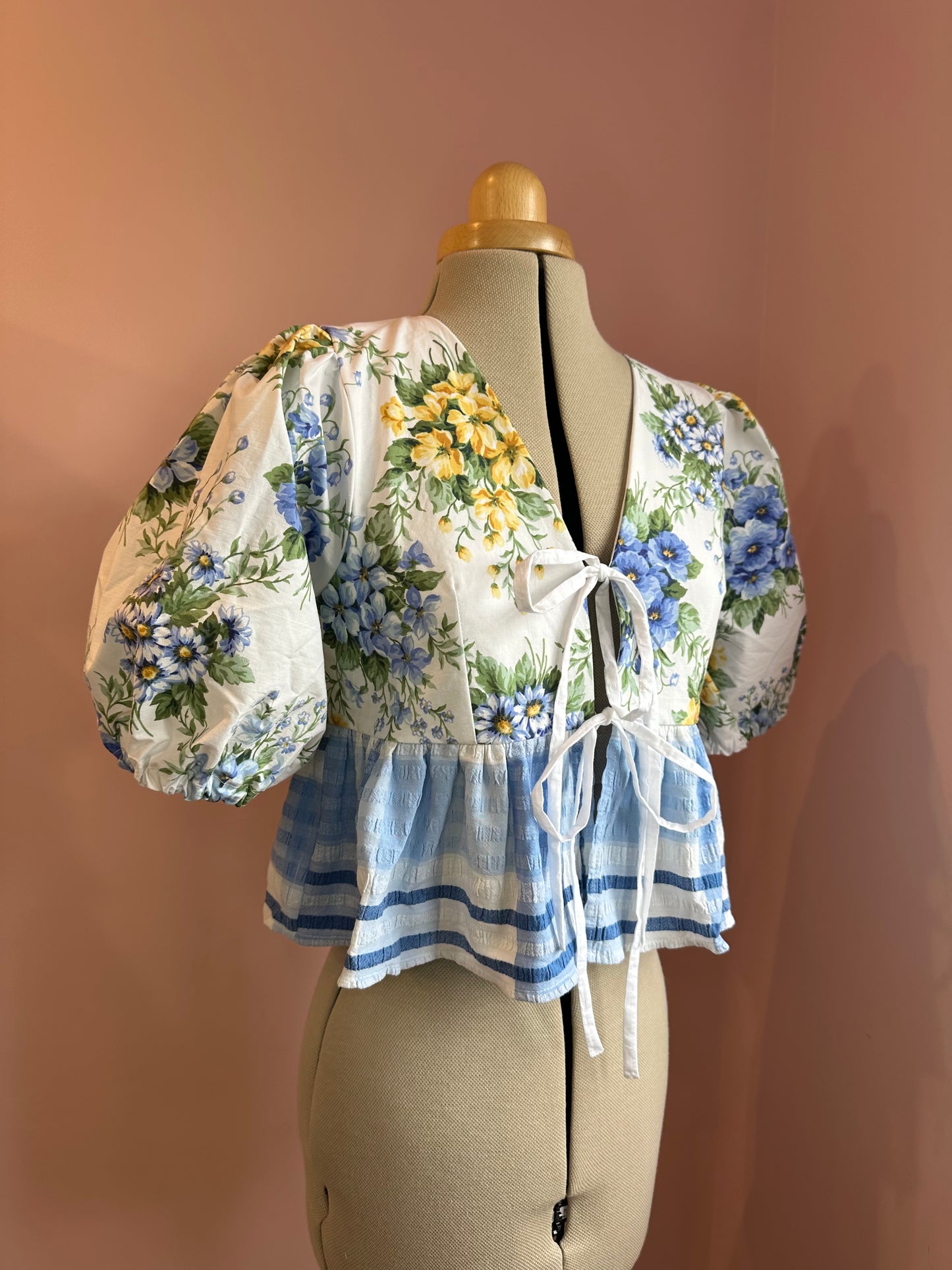 Floral and Check Tie Front Top Size 2 (UK 10-12)