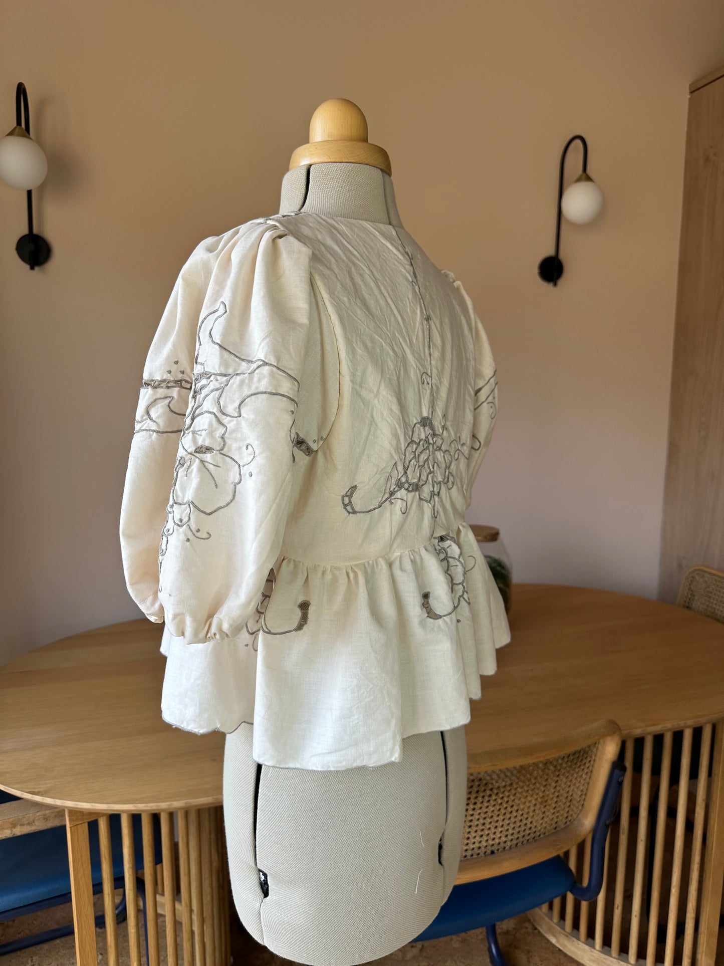 Cream Tie Front Top Size 2 (UK 10-12)