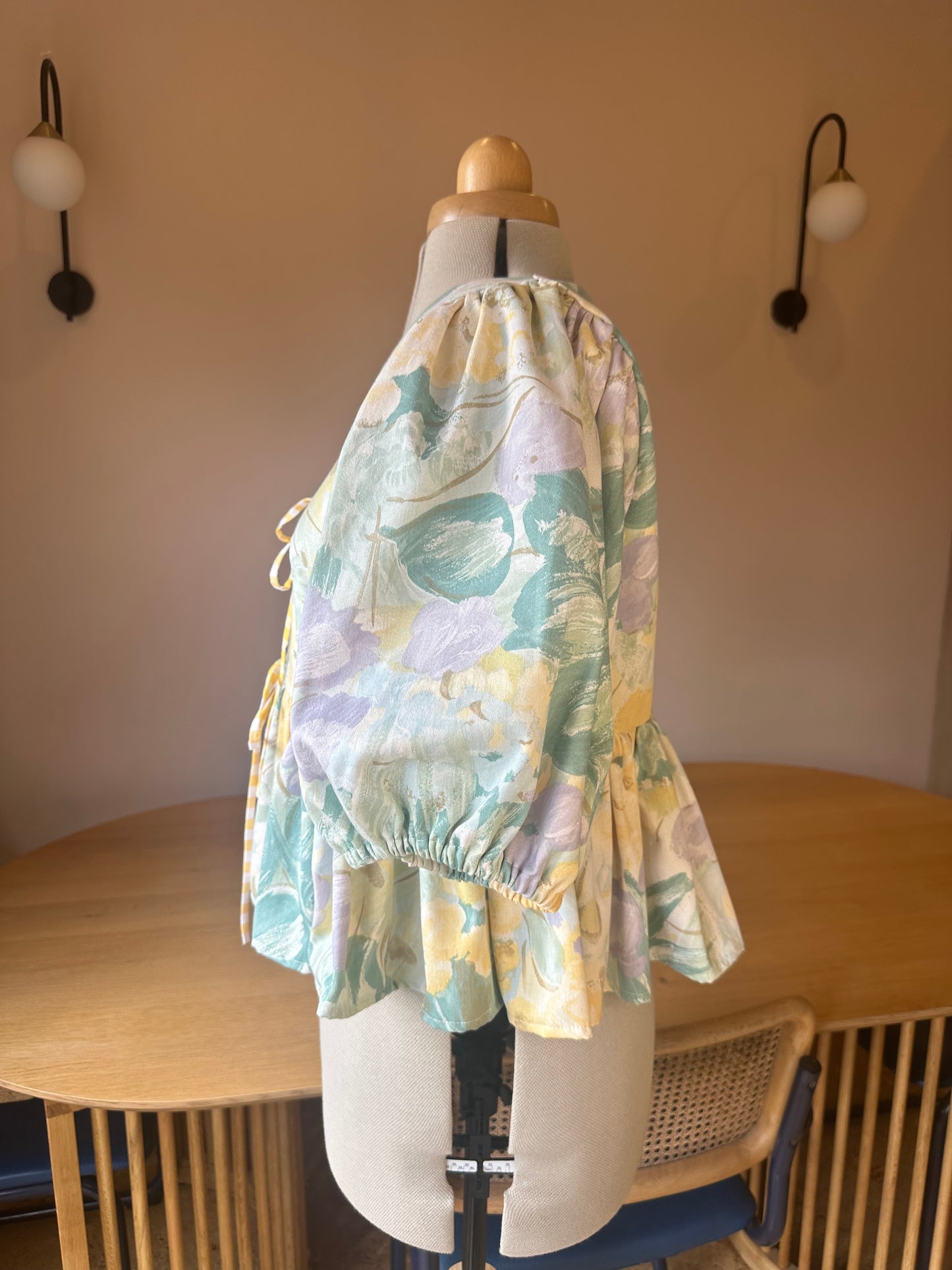 Abstract Floral Print Tie Front Top Size 3 (UK 14-16)