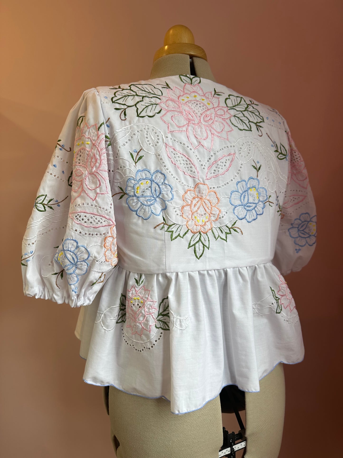 White Embroidered Tie Front Top Size 3 (UK 14-16)