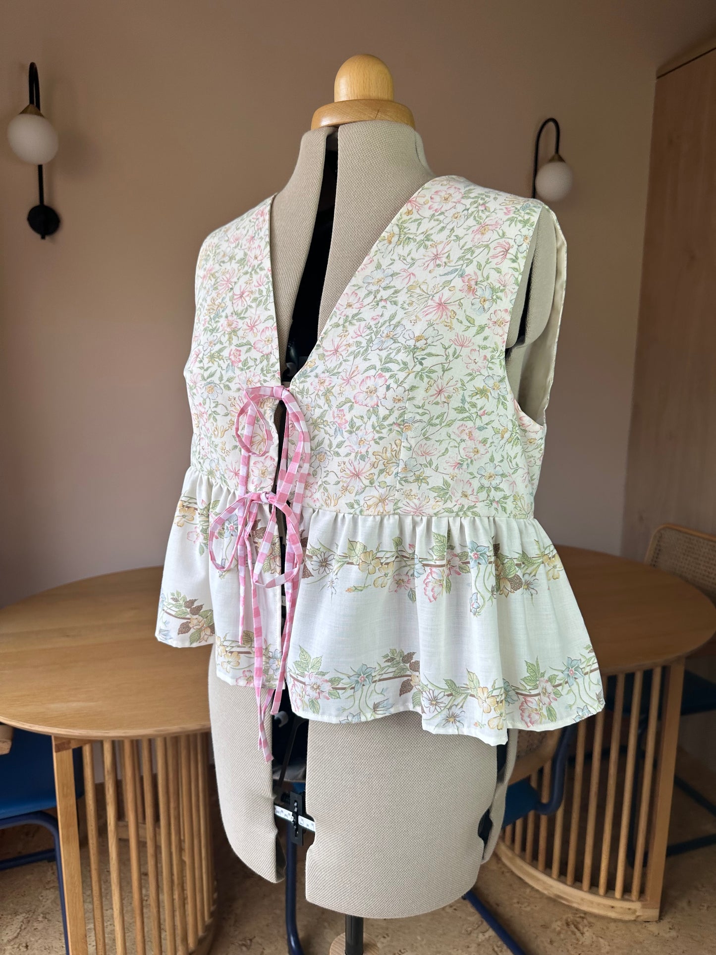 SAMPLE SALE 50% Off - Floral Sleeveless Tie Front Top Size 3 (UK 14-16)