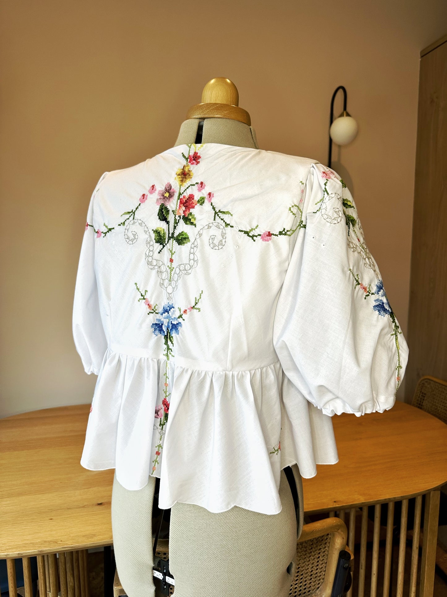 Embroidered Tie Front Top Size 3 (UK 14-16)