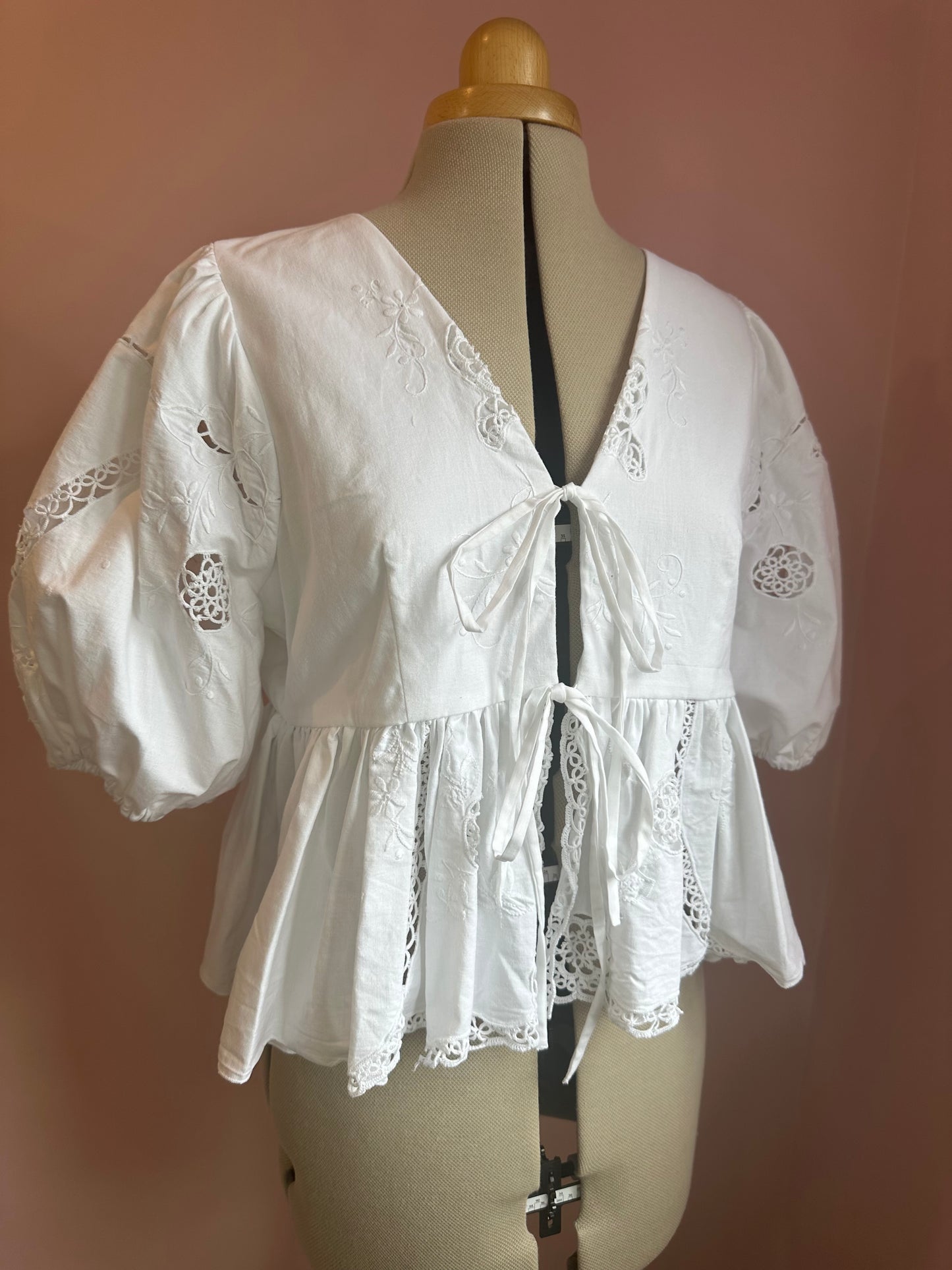 White Embroidered Tie Front Top (UK 12-14)