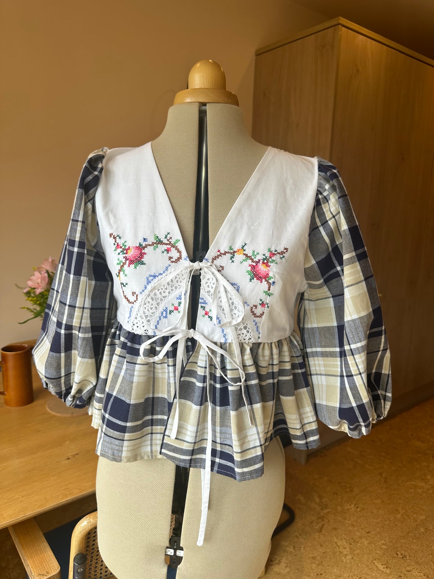 Embroidered and Check Tie Front Top 3/4 Sleeve Size 2 (UK 10-12)