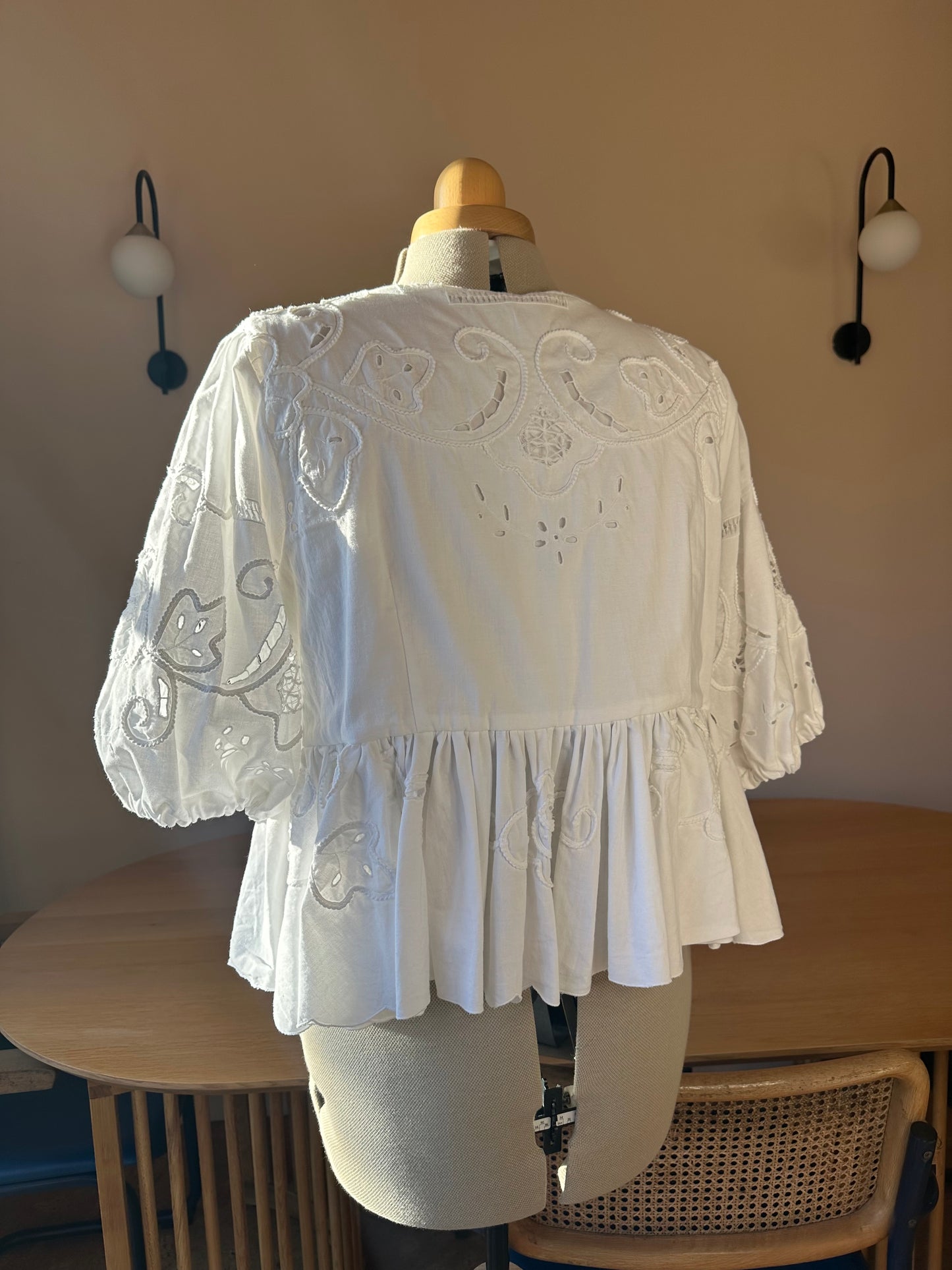 White Embroidered Tie Front Top Size 4 (UK 18-20)
