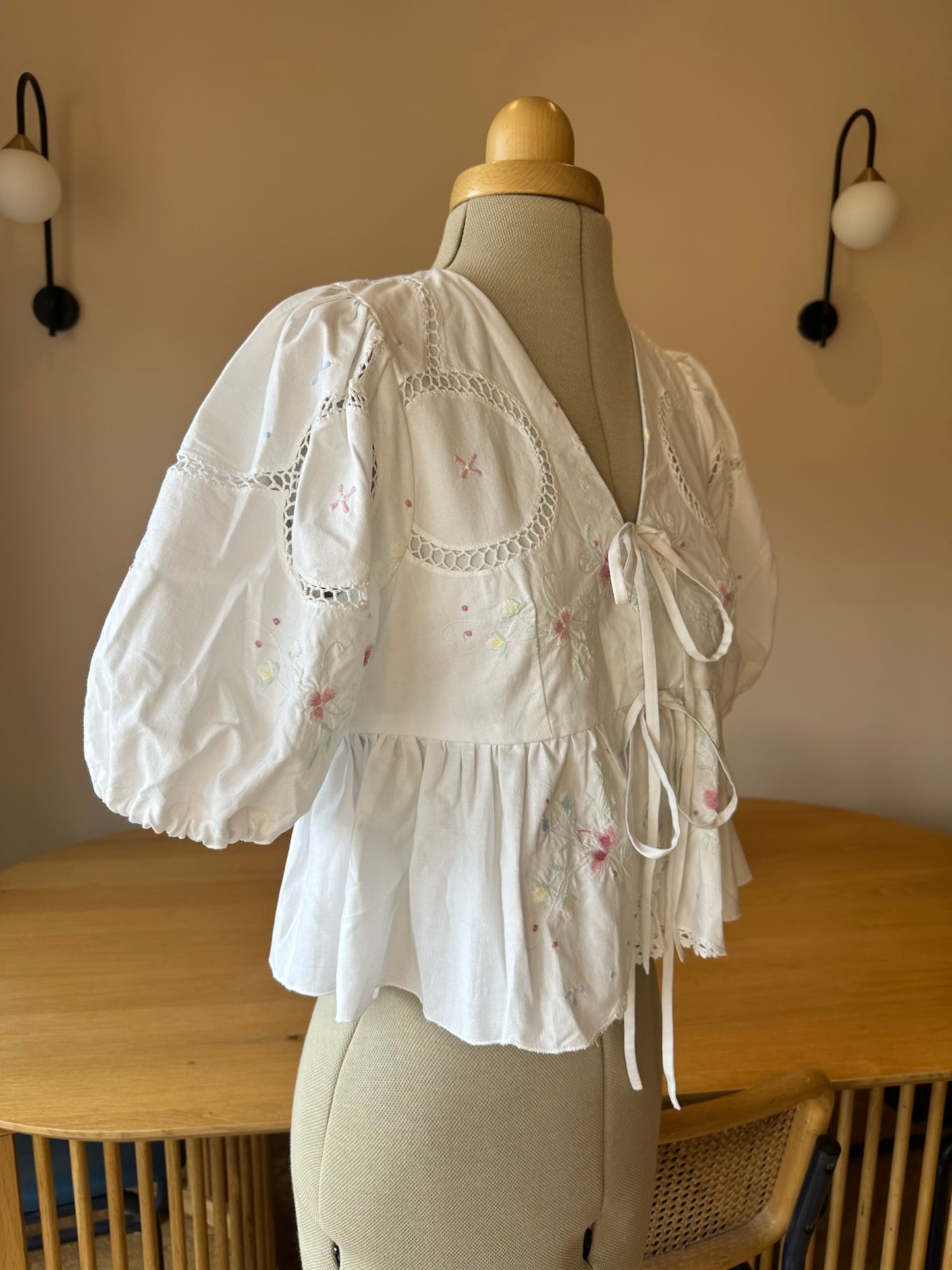 White Pastel Tie Front Top Size Size 1 (UK 6-8)