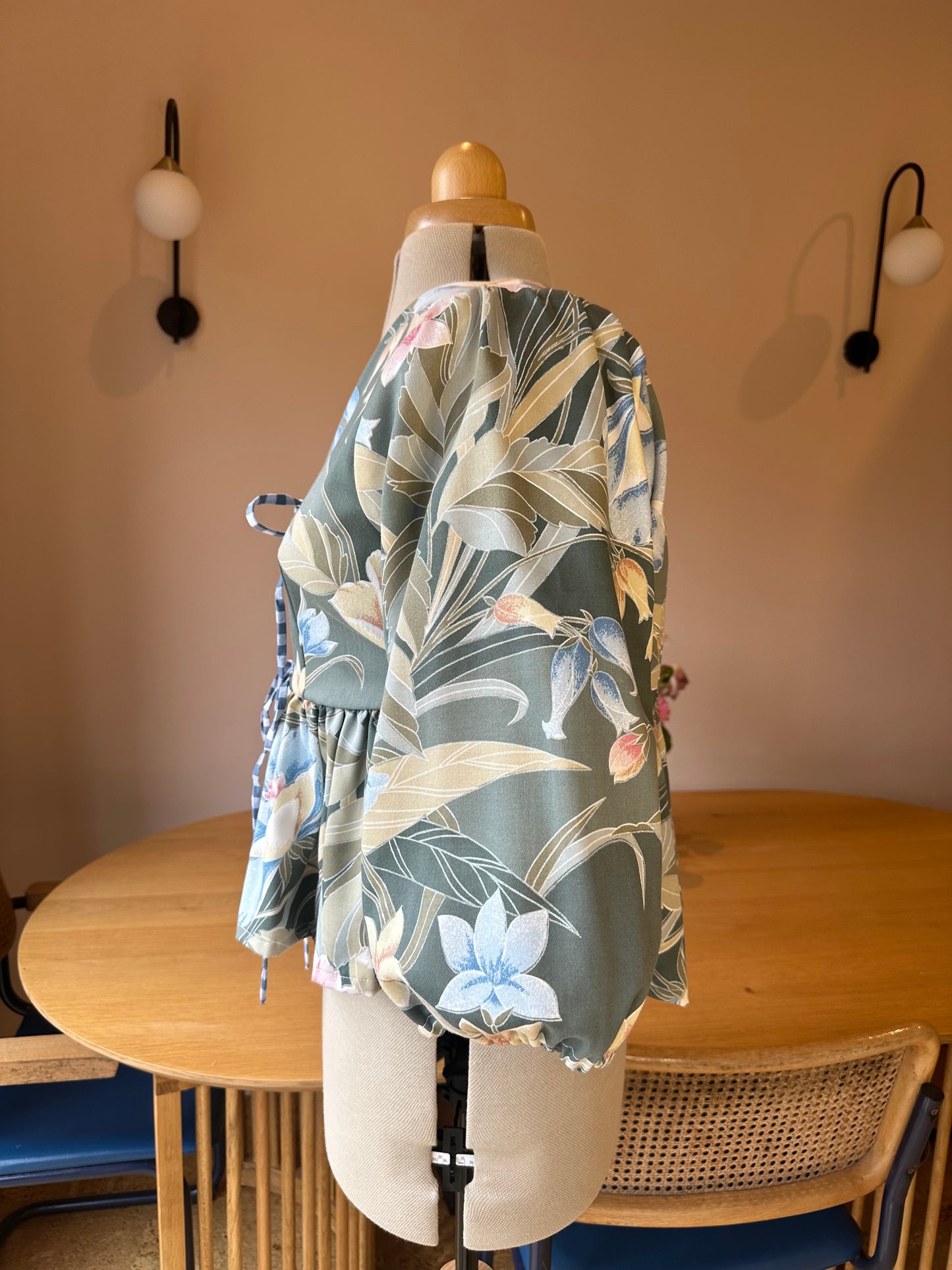 Green Floral Tie Front Top 3/4 Sleeve Size 3 (UK 14-16)