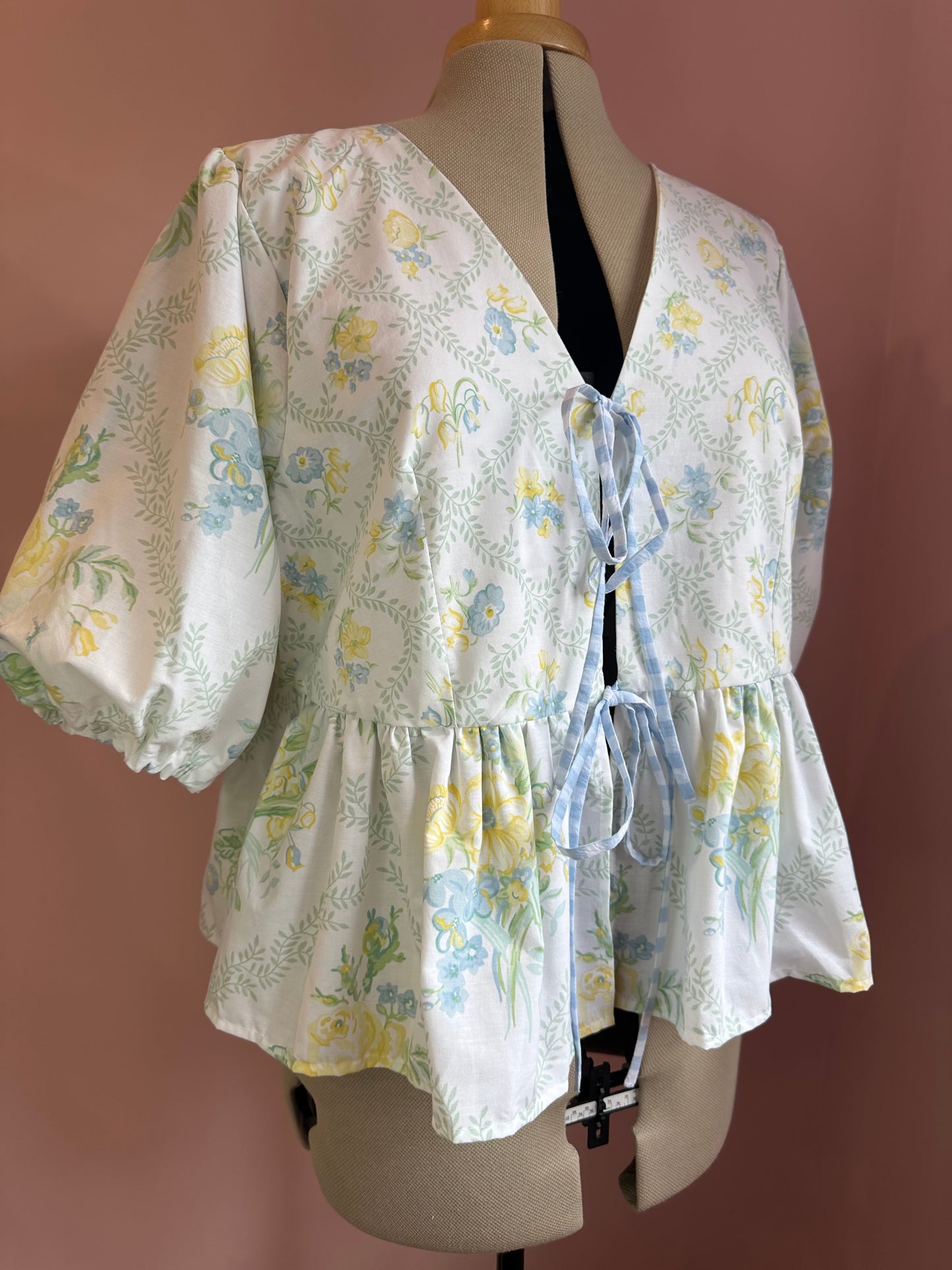Blue and Yellow Floral Tie Front Top Size 4 (UK 18-20)