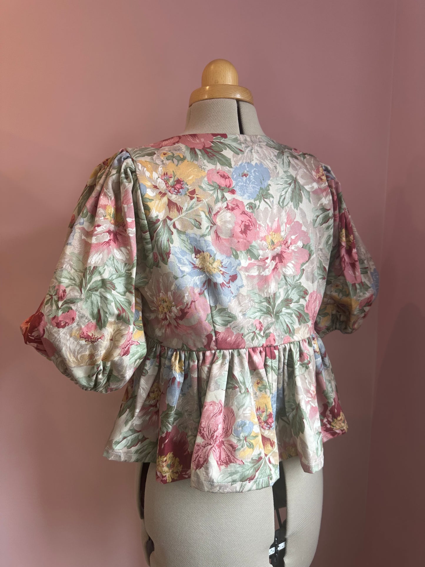 Vintage Floral Tie Front Top Size 2 (UK 10-12)