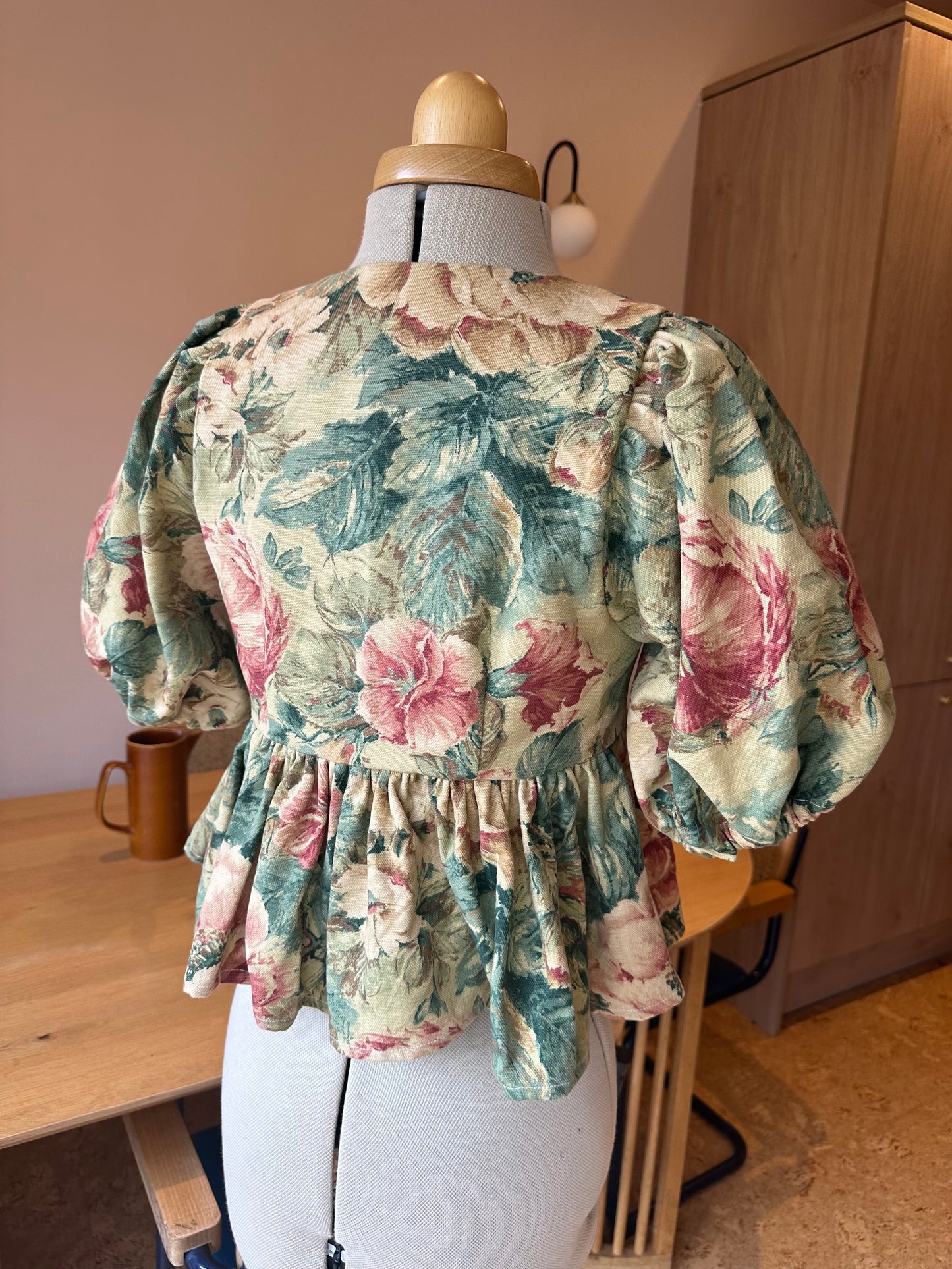 Vintage Floral Tie Front Top Size 1 (UK 6-8)