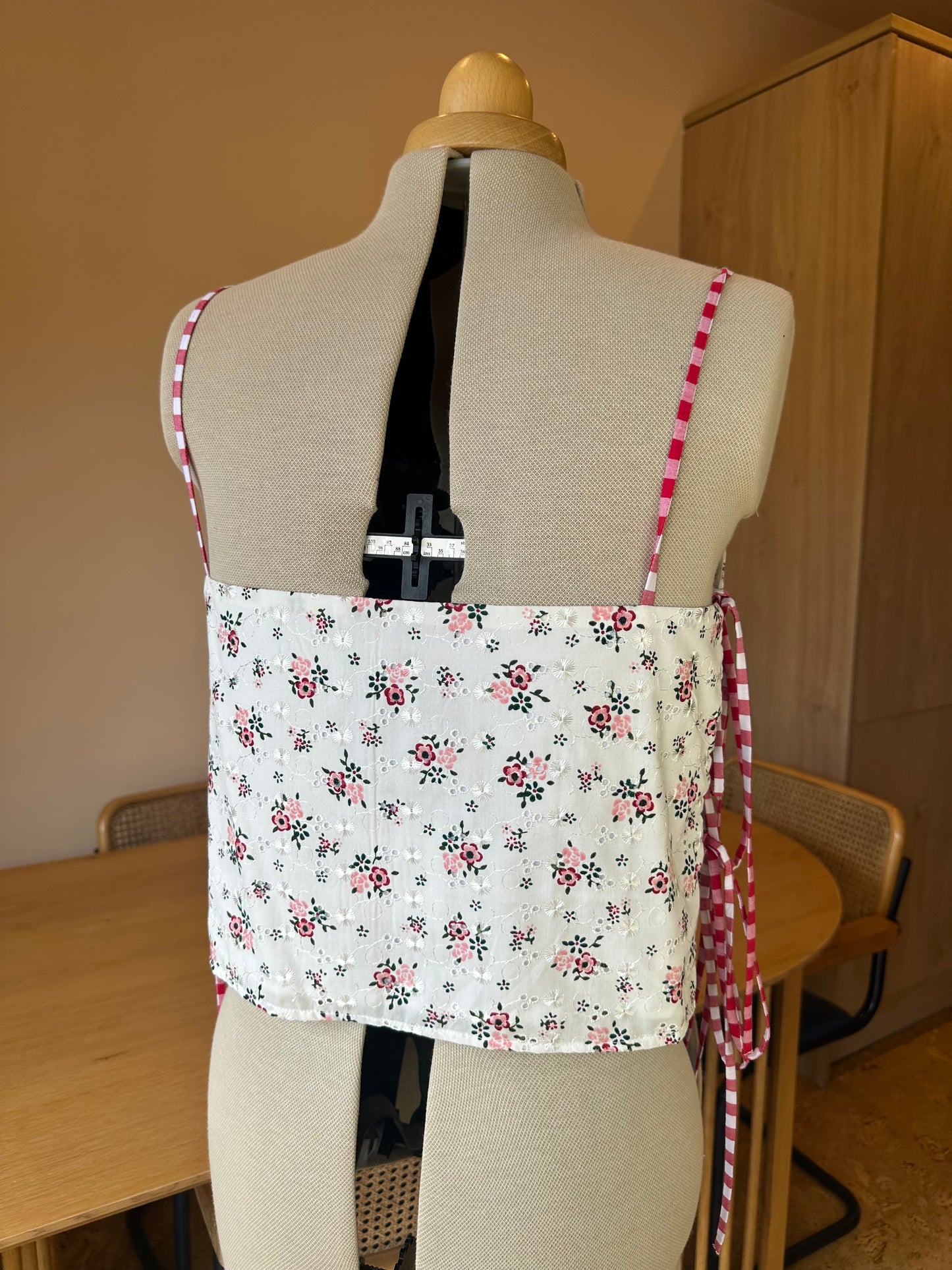 Floral Broderie Anglaise May Tie Side Cami Size 3 (UK 14-16)