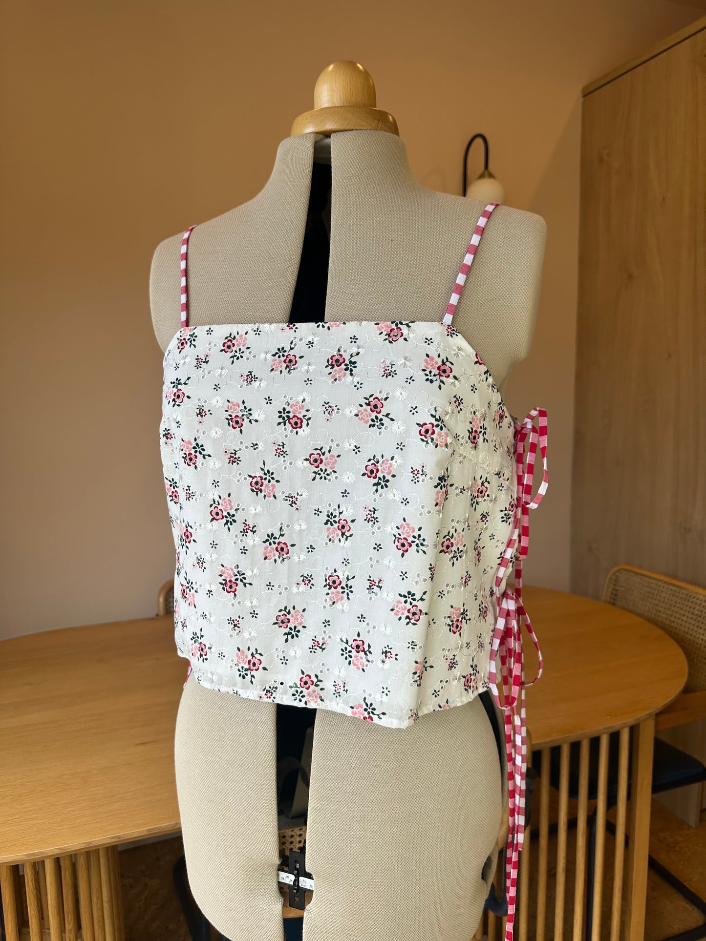 Floral Broderie Anglaise May Tie Side Cami Size 3 (UK 14-16)