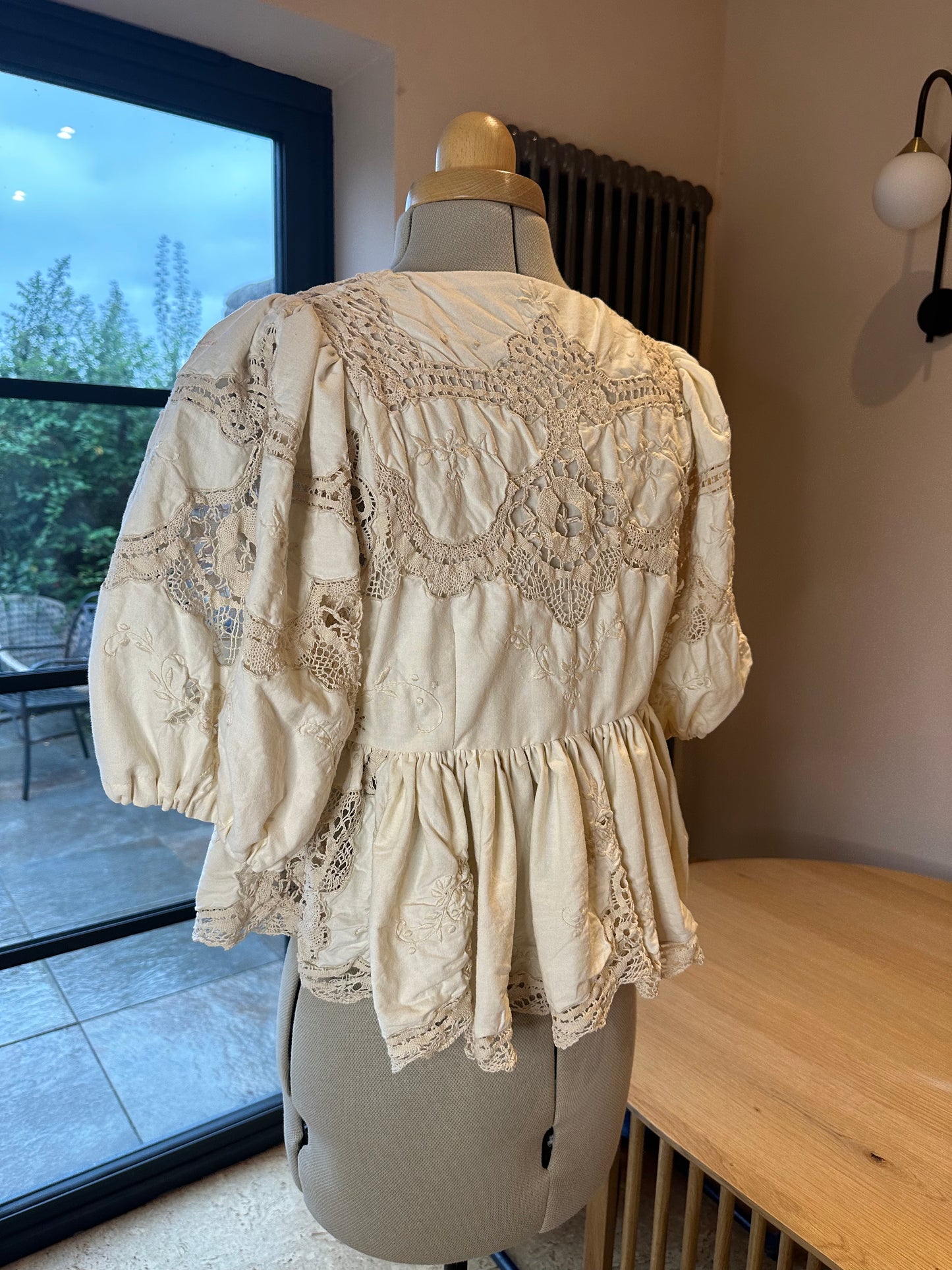 Cream Lace Tie Front Top Size 10-12