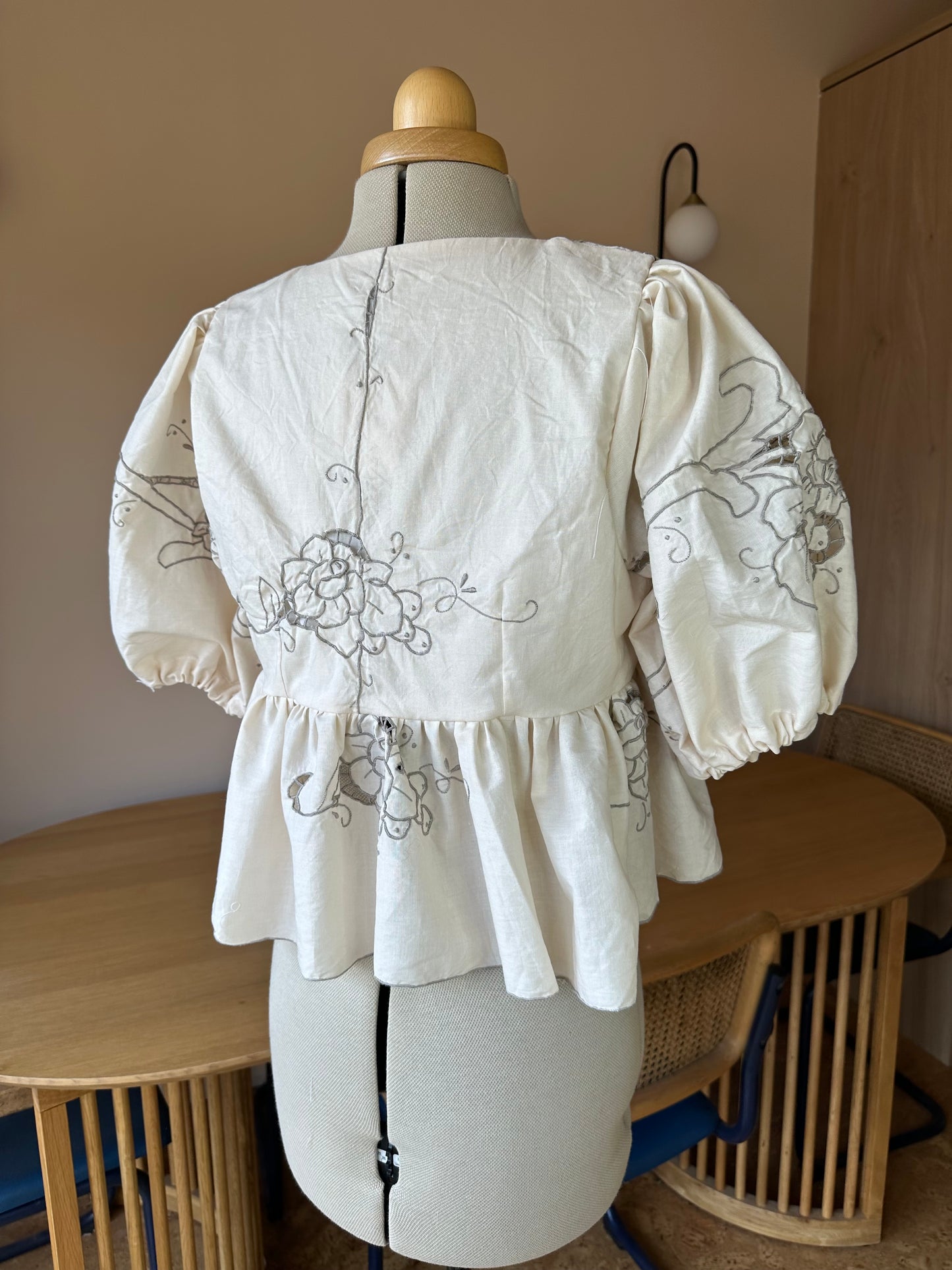 Cream Tie Front Top Size 2 (UK 10-12)