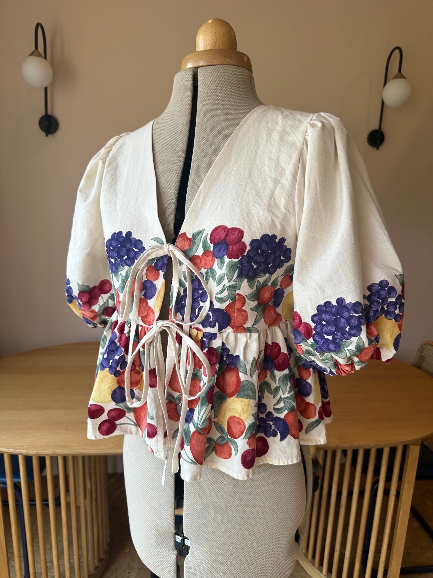 Fruit Print Tie Front Top Size 2 (UK 10-12)
