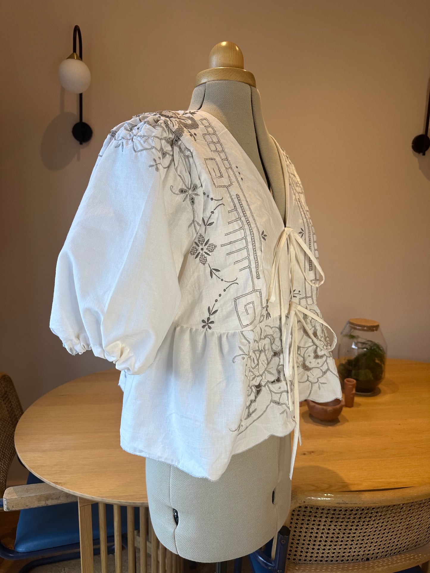 Cream Tie Front Top Size 3 (UK 14-16)