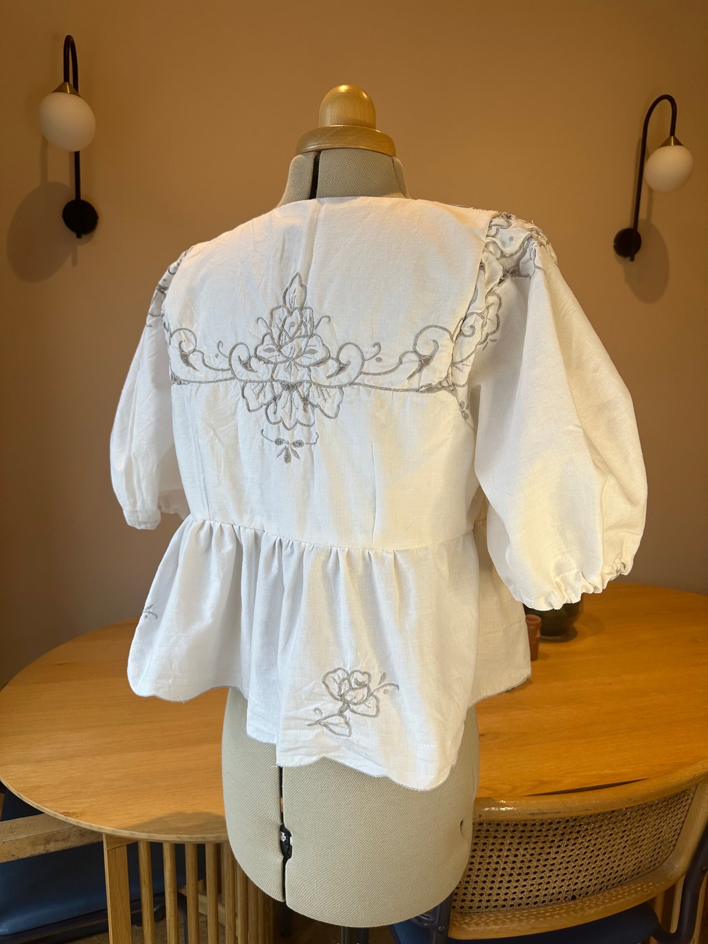 Cream Tie Front Top Size 3 (UK 14-16)