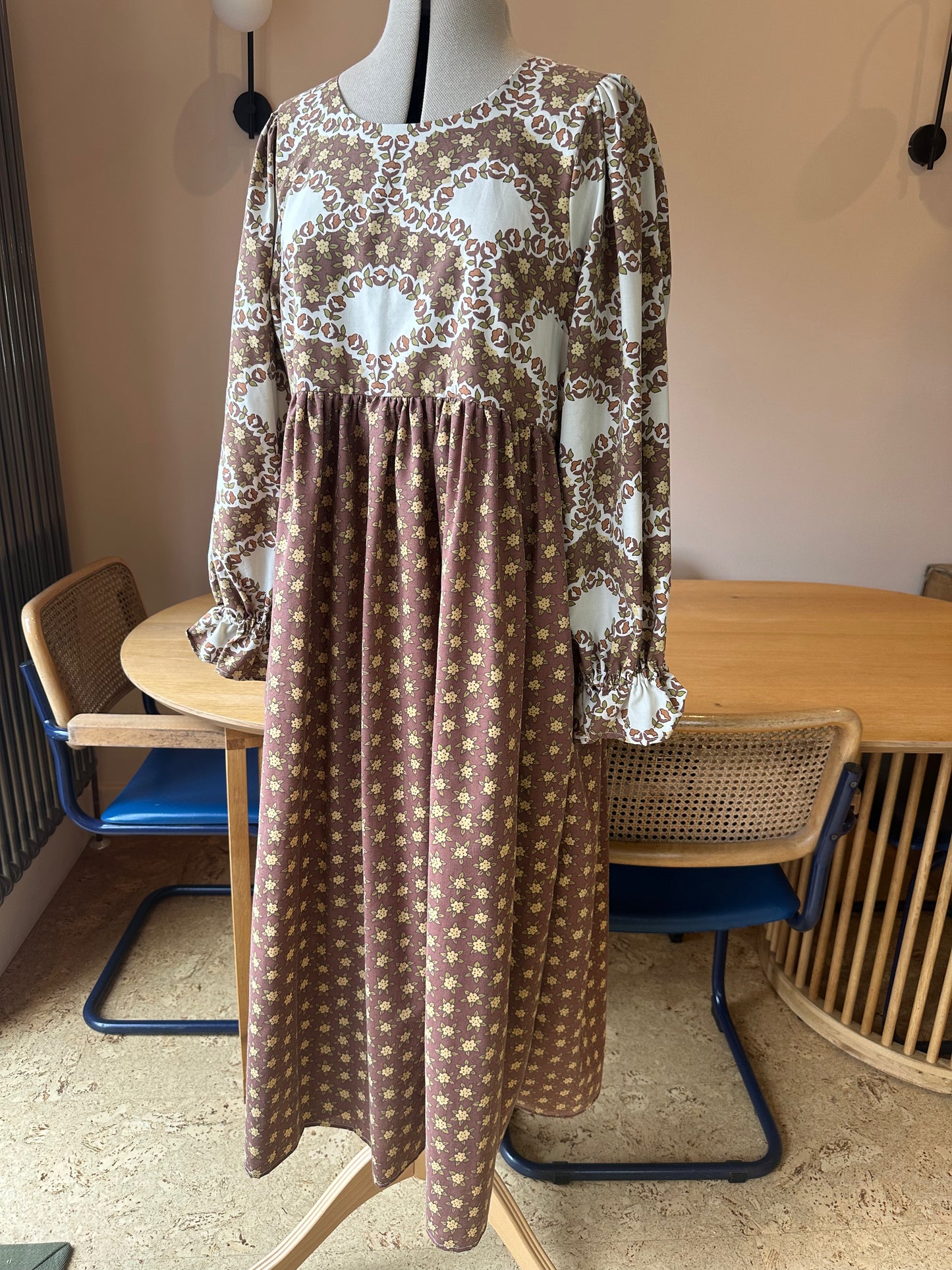 SAMPLE SALE 60% Off - Brown Mixed Floral Carrie-Ann Dress Size 2 (UK 10-12)
