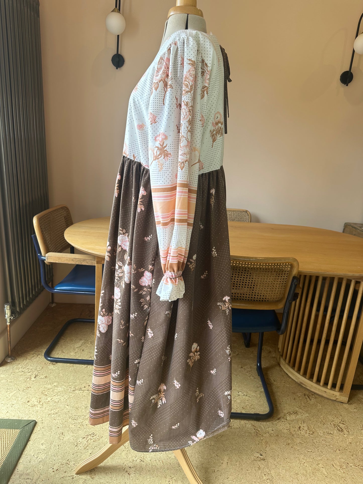 SAMPLE SALE 60% Off - Brown Floral Carrie-Ann Dress Size 3 (UK 14-16)