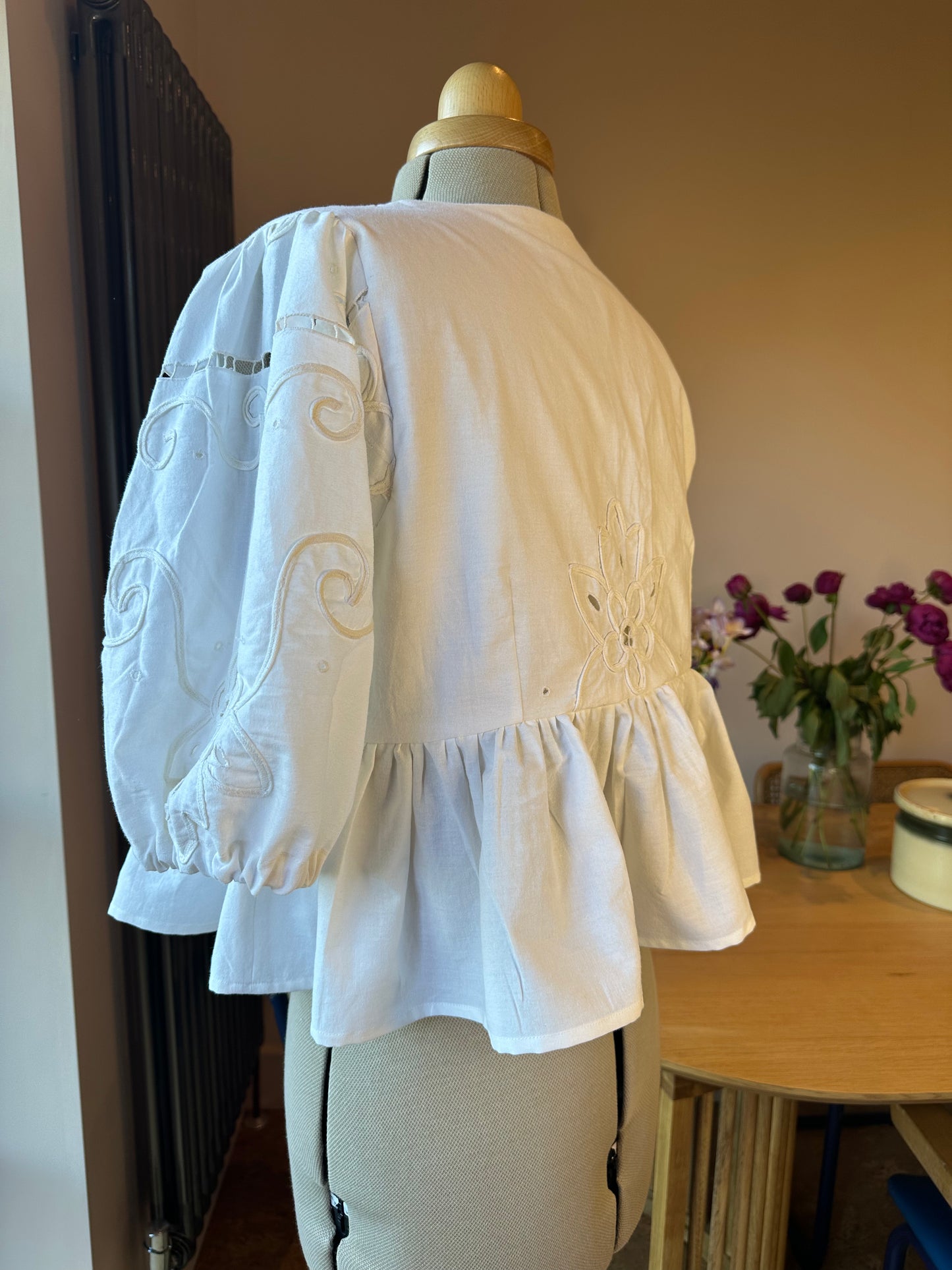 Cream Embroidered Tie Front Top Size 14-16